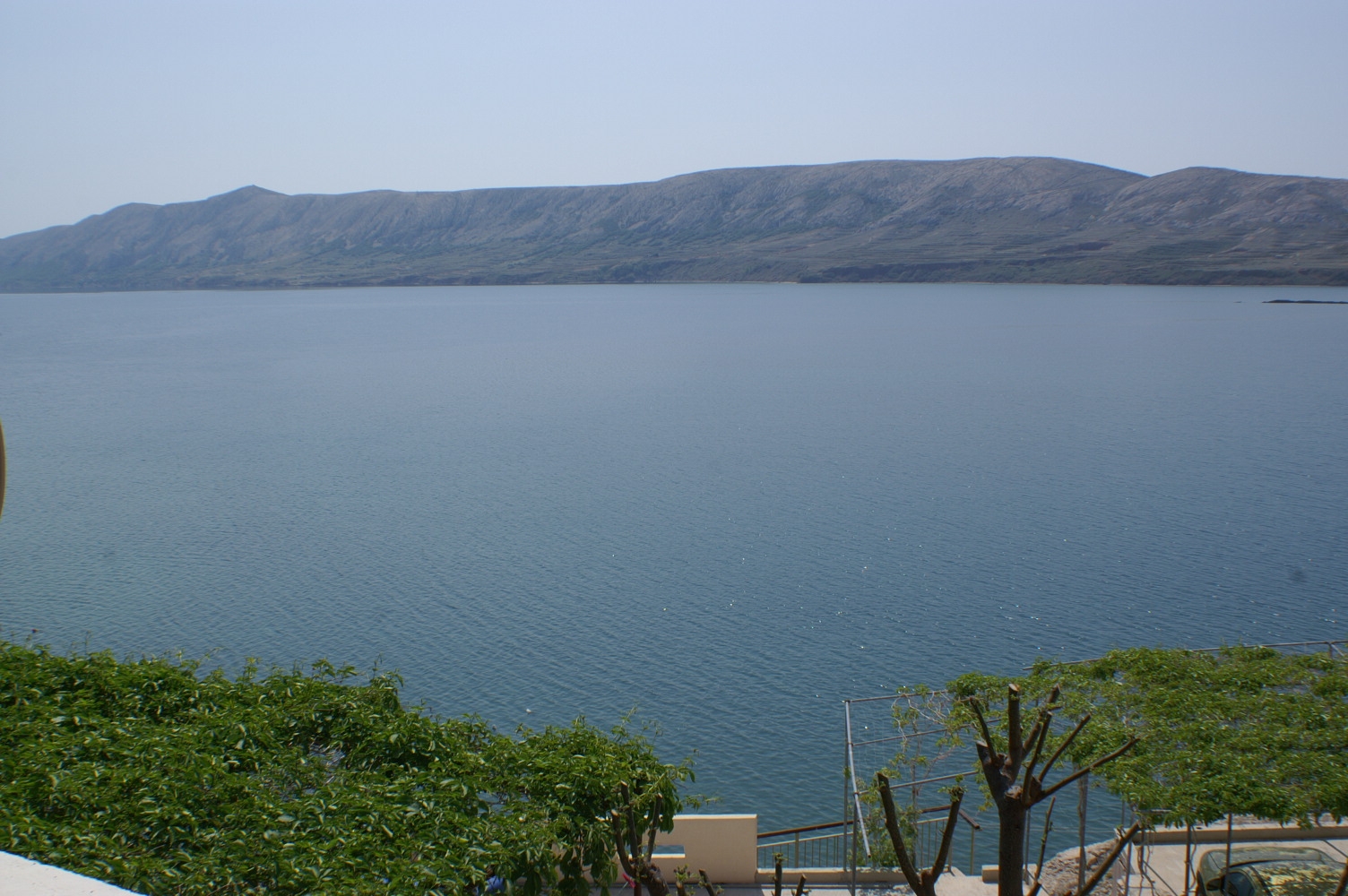 Comfortable and spacious apartment near beach Zubovići, Pag  A-a