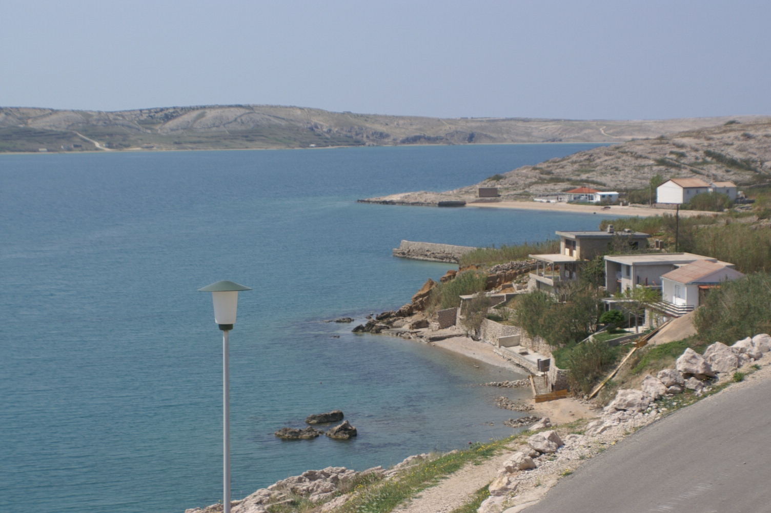 Comfortable and spacious apartment near beach Zubovići, Pag  A-a