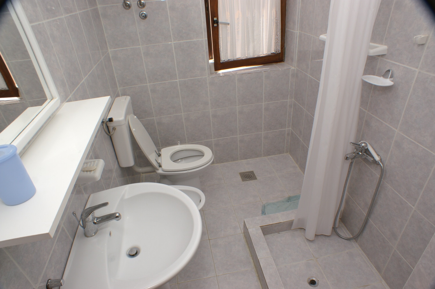 Comfortable and spacious apartment near beach Zubovići, Pag  A-a
