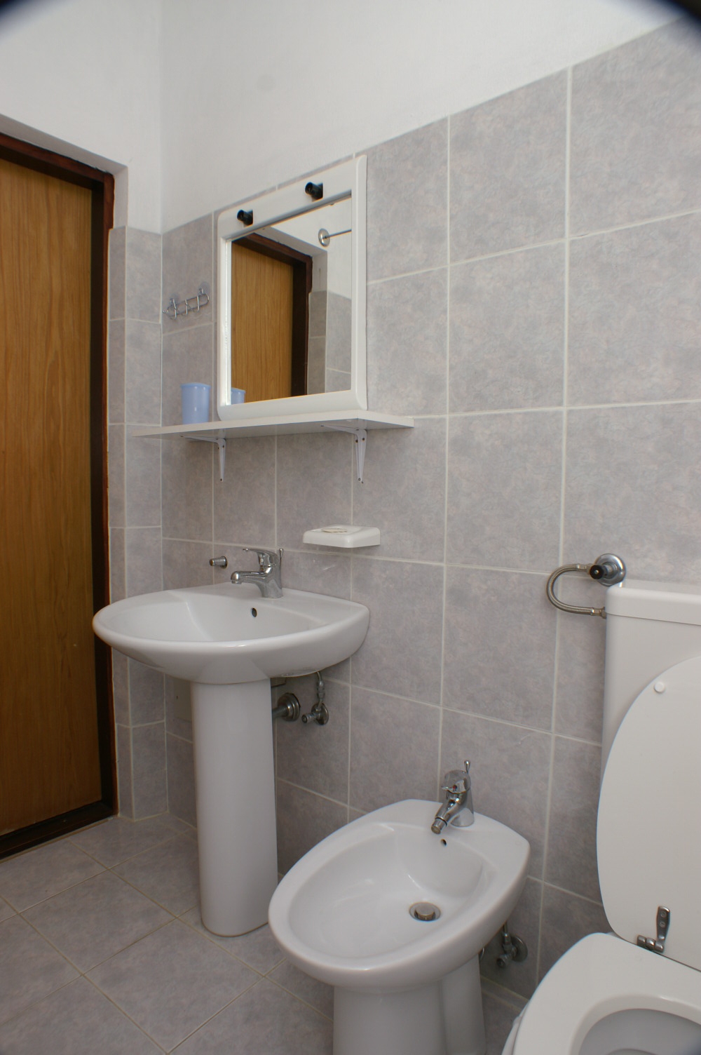 Comfortable and spacious apartment near beach Zubovići, Pag  A-a