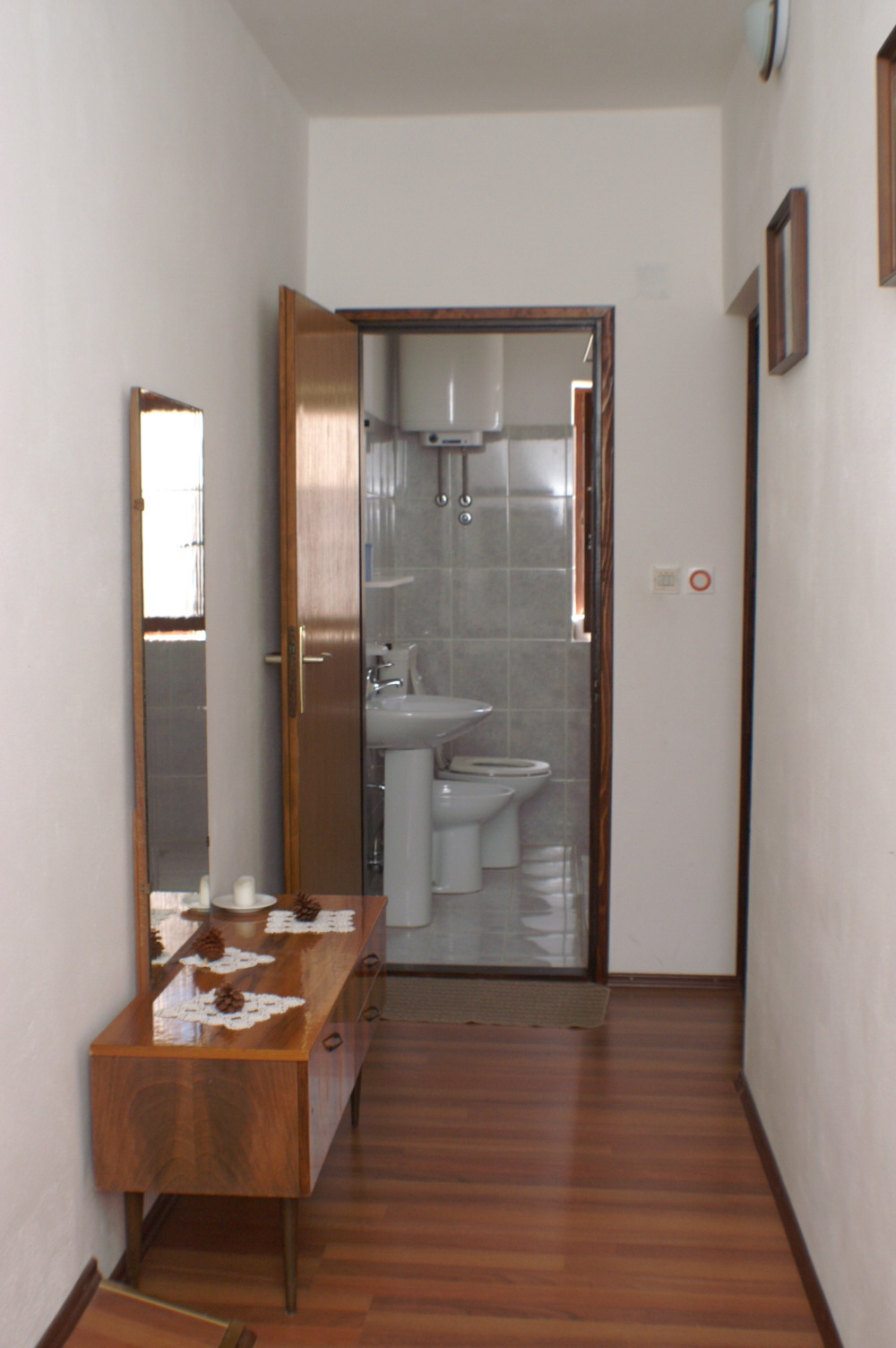 Comfortable and spacious apartment near beach Zubovići, Pag  A-a