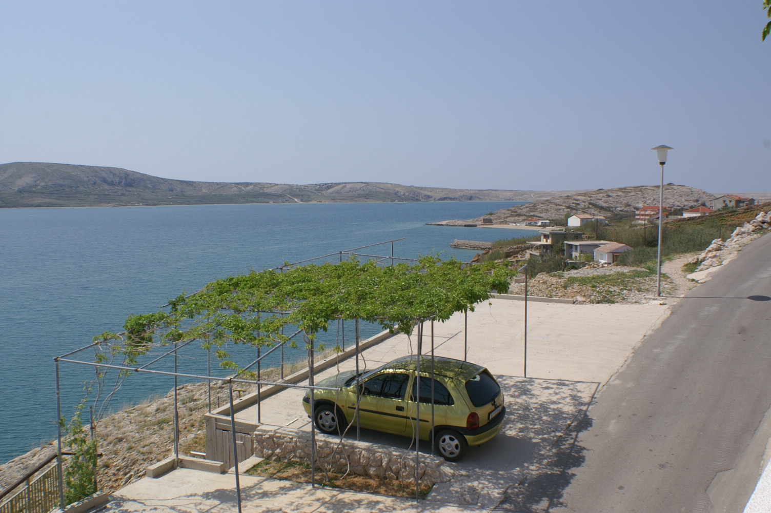 Comfortable and spacious apartment near beach Zubovići, Pag  A-a