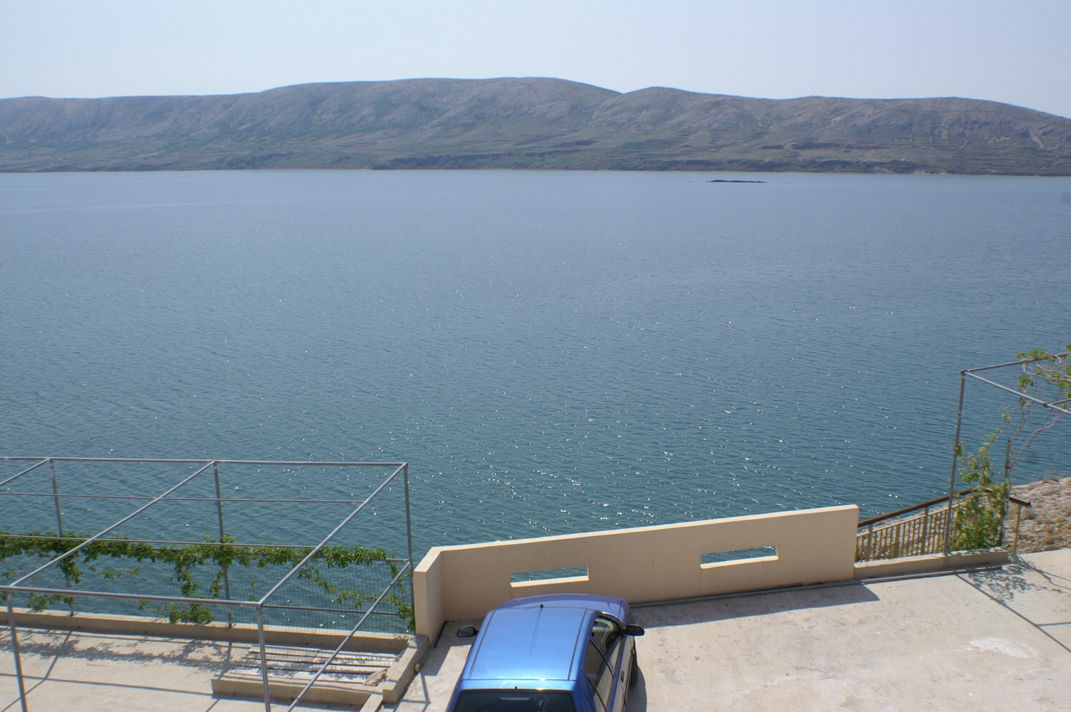 Comfortable and spacious apartment near beach Zubovići, Pag  A-a