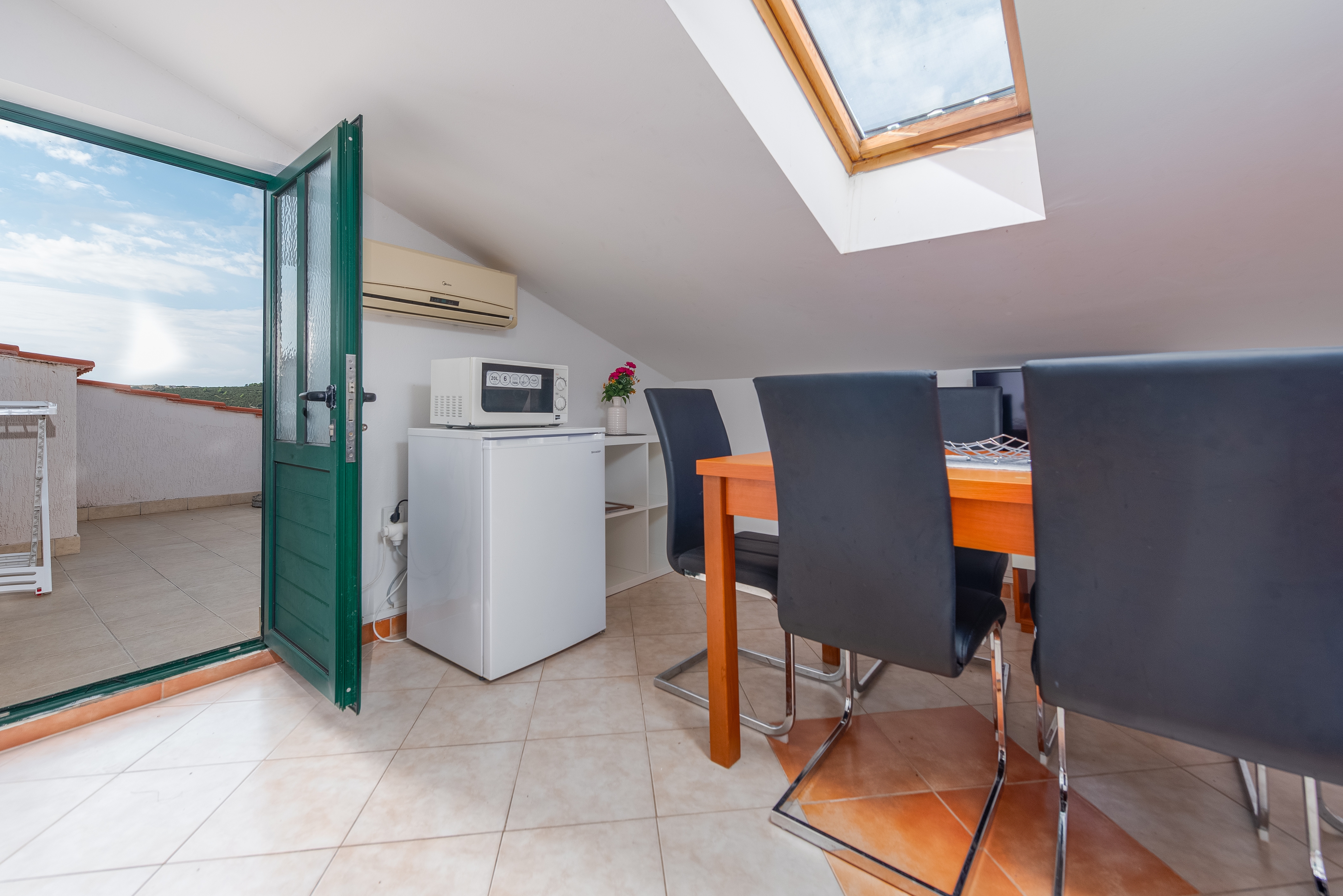 Two bedroom apartment near beach Stara Novalja, Pag (A-4071-a)