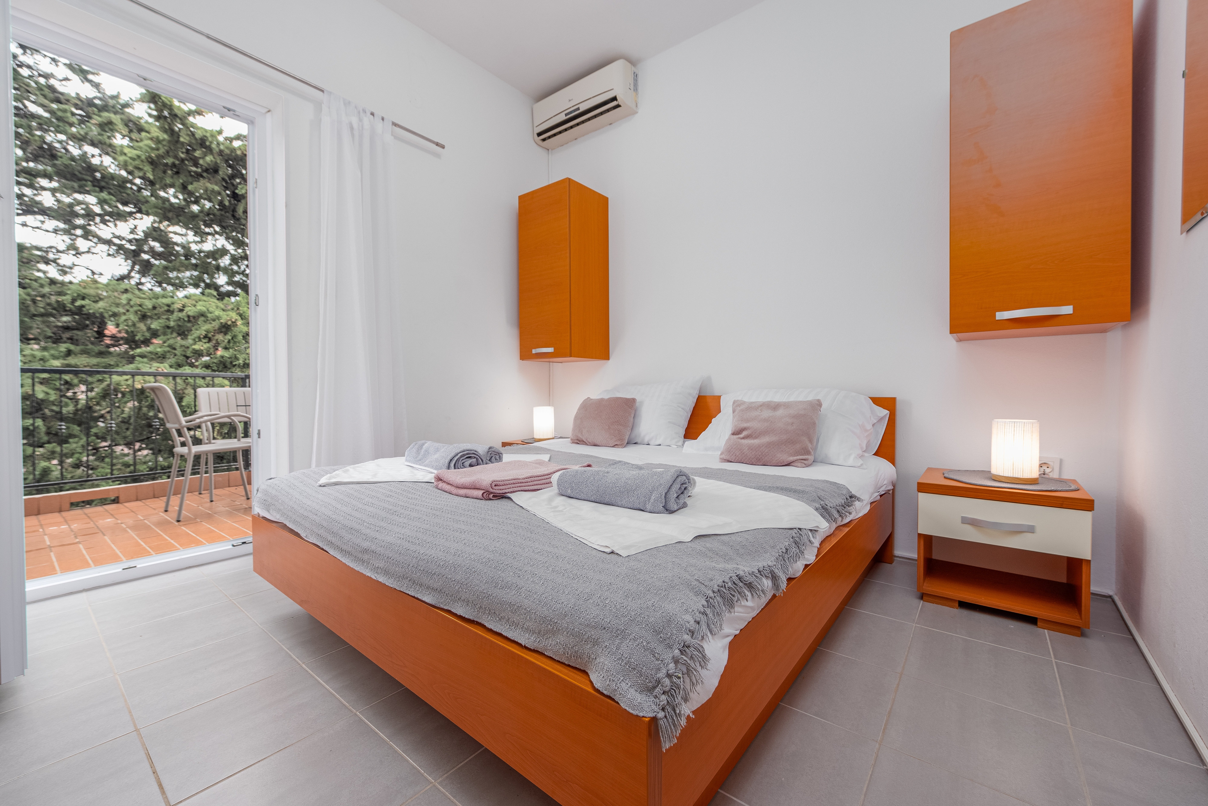 Two bedroom apartment near beach Stara Novalja, Pag (A-4071-b) Two bedroom apartment near beach Stara Novalja, Pag (A-4071-b)