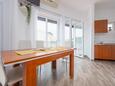 Dining room Stara Novalja, Dining room in the studio-apartment, air condition available.