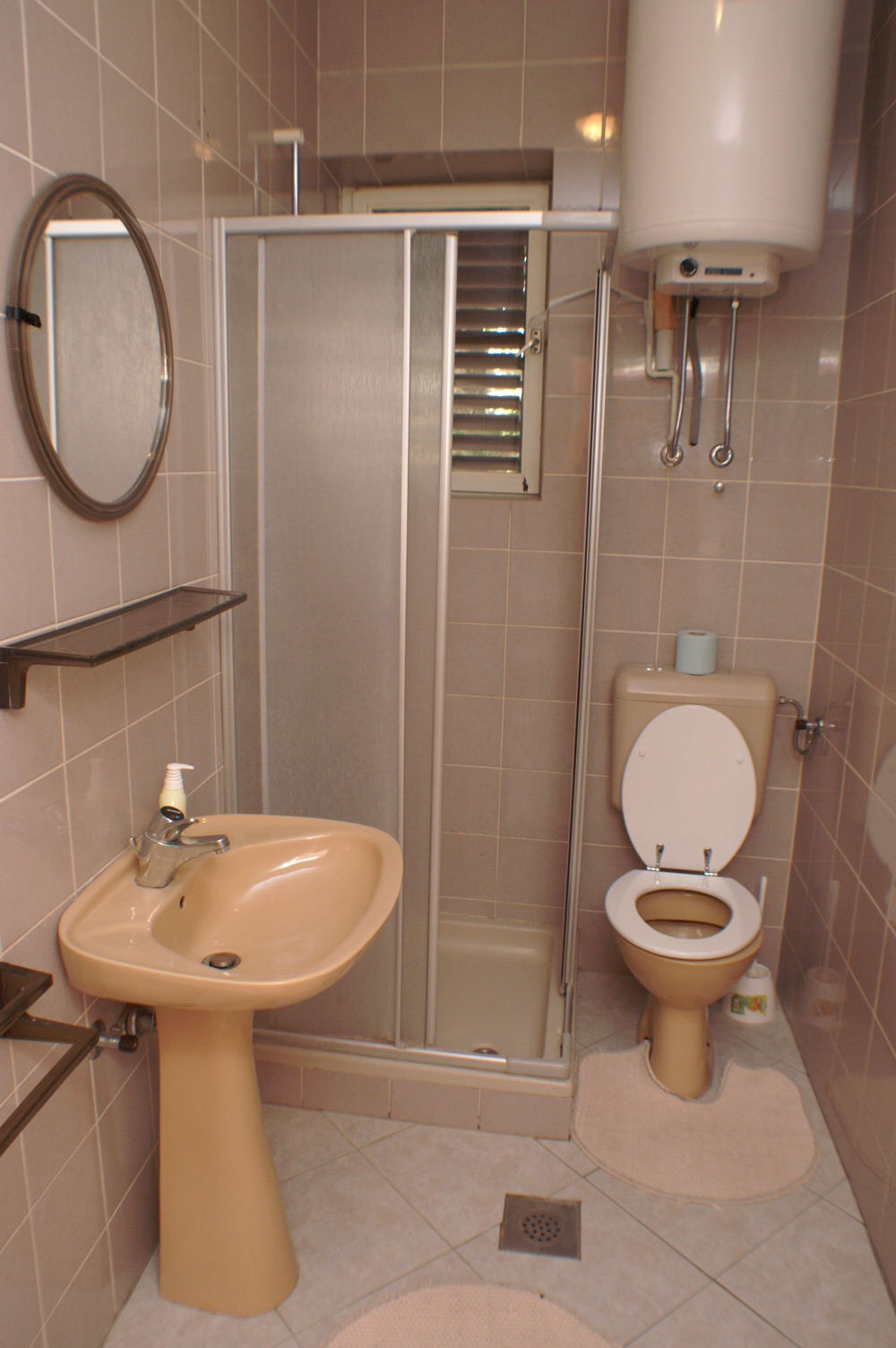 One bedroom apartment with terrace Mandre, Pag  A-b