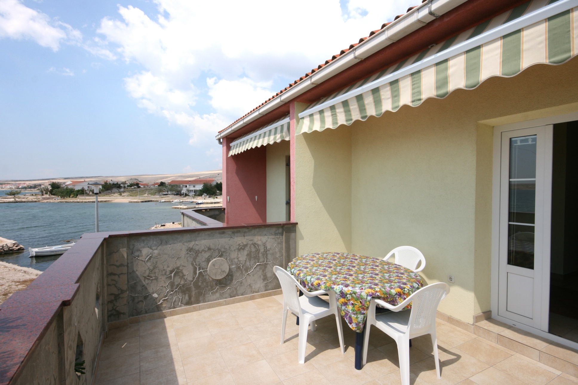 One bedroom apartment near beach Kustići, Pag (A-4081-c) One bedroom apartment near beach Kustići, Pag (A-4081-c)