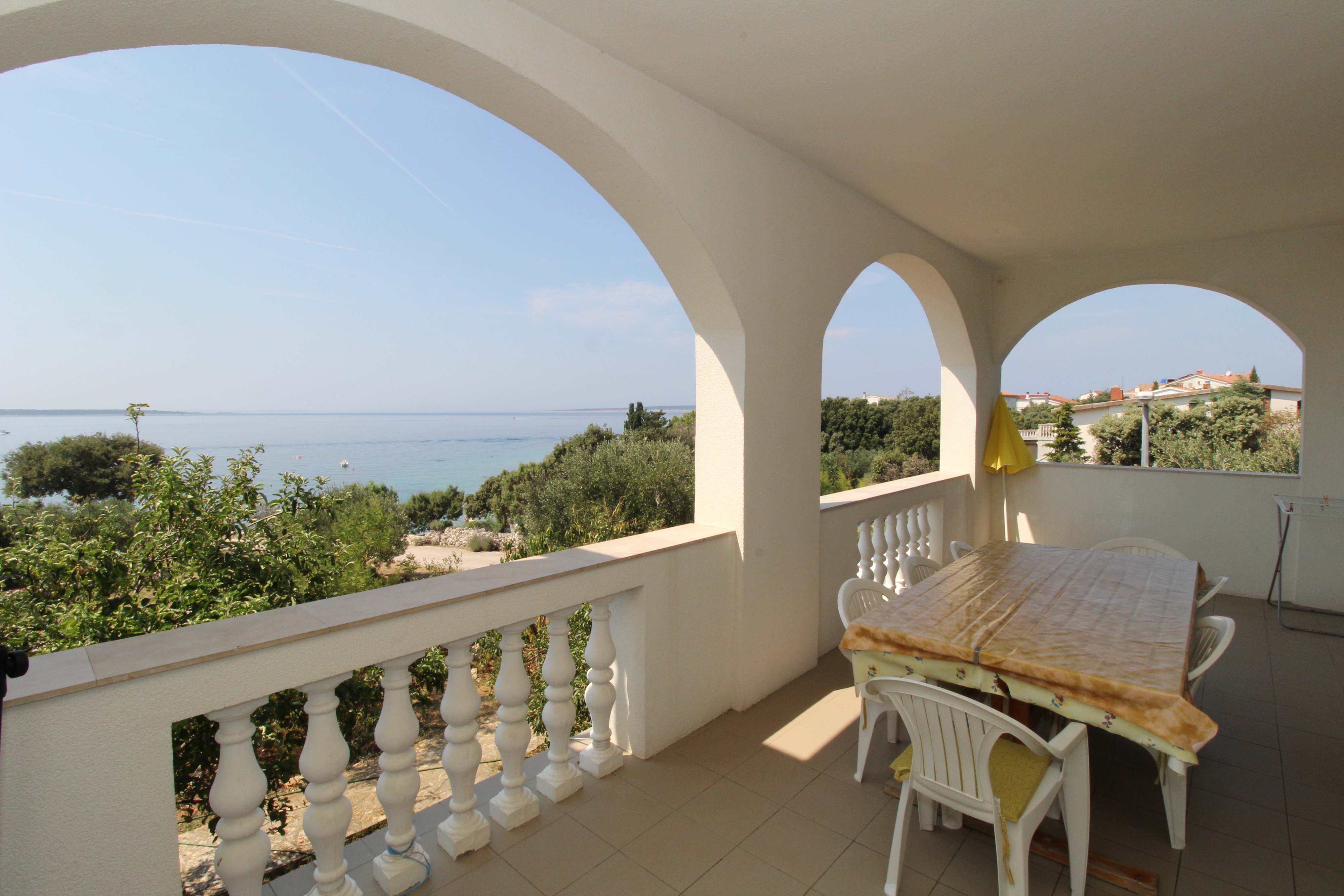 Two bedroom apartment near beach Mandre, Pag (A-4084-a) Two bedroom apartment near beach Mandre, Pag (A-4084-a)