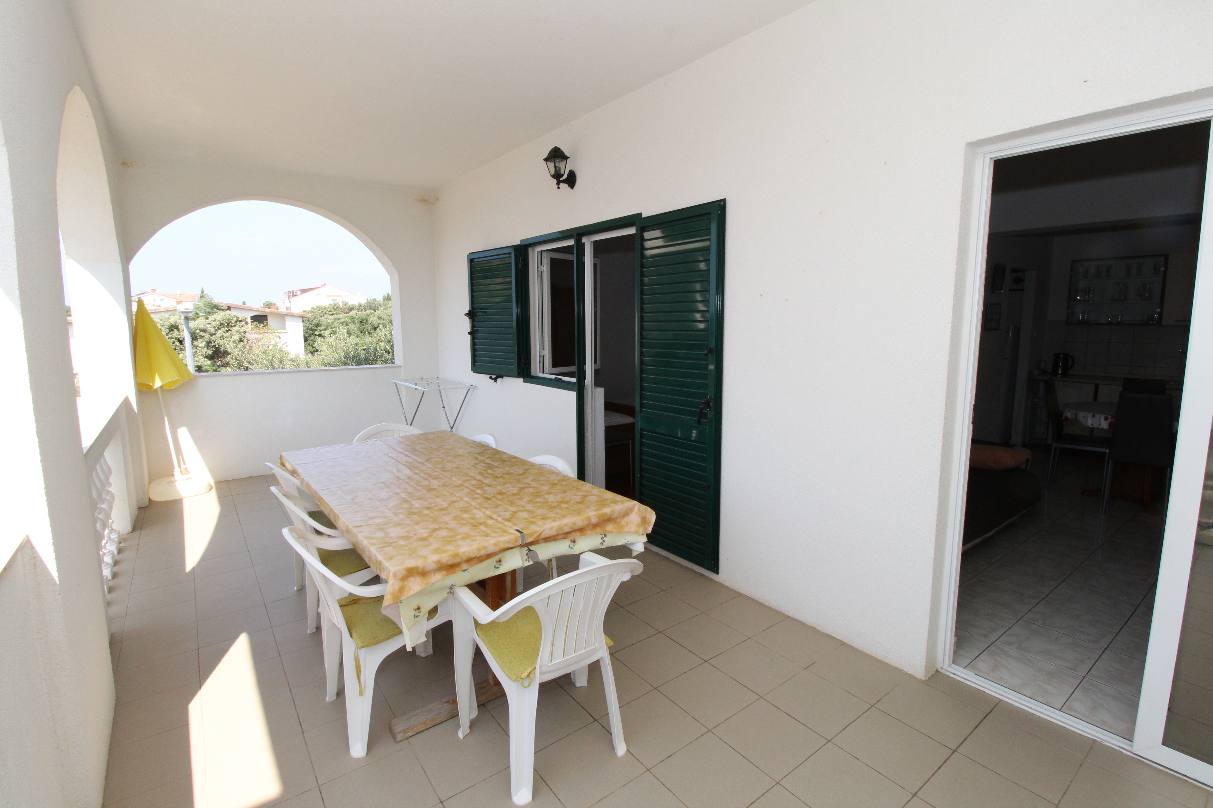 Two bedroom apartment near beach Mandre, Pag  A-a