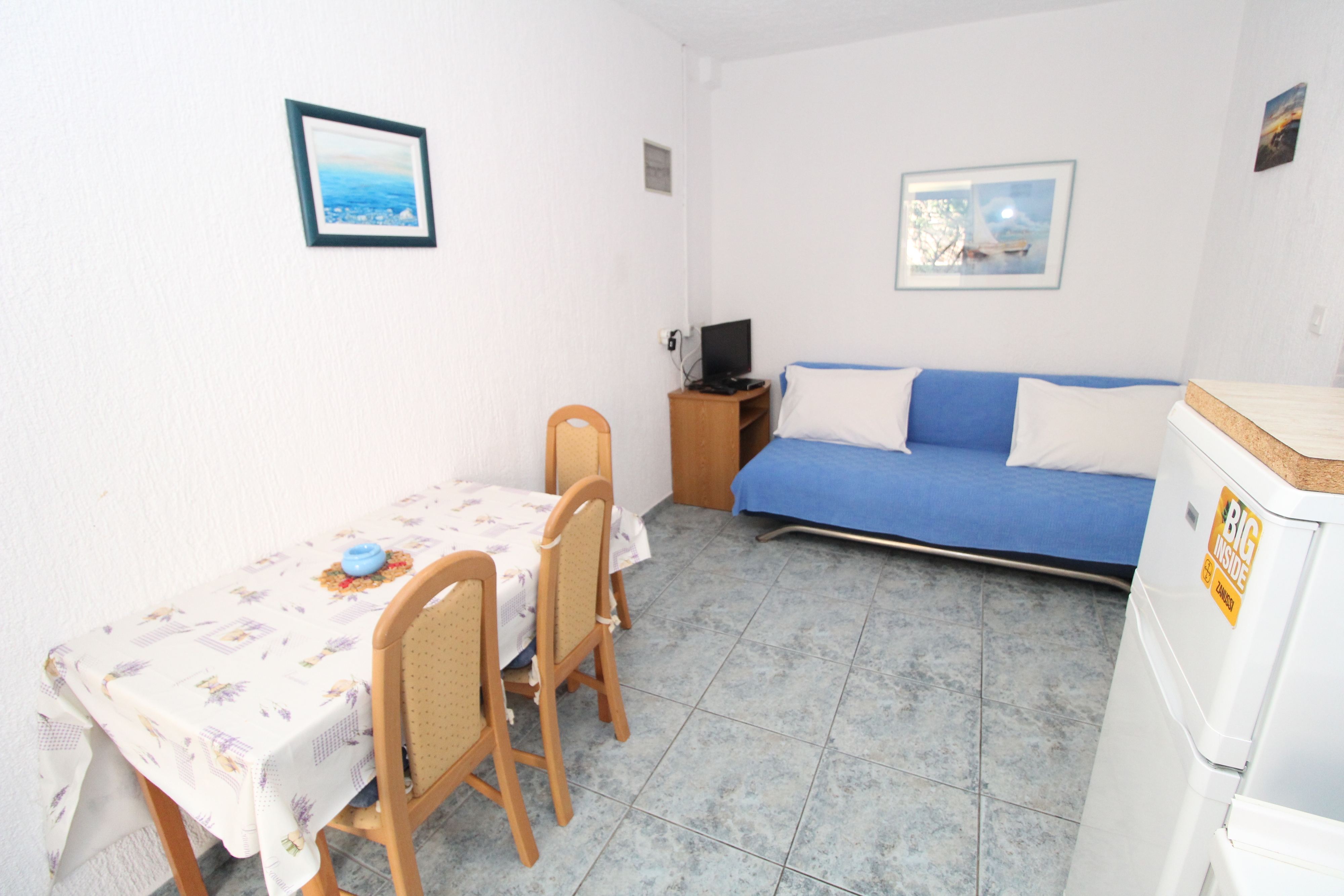 One bedroom apartment near beach Mandre, Pag (A-4084-c) One bedroom apartment near beach Mandre, Pag (A-4084-c)