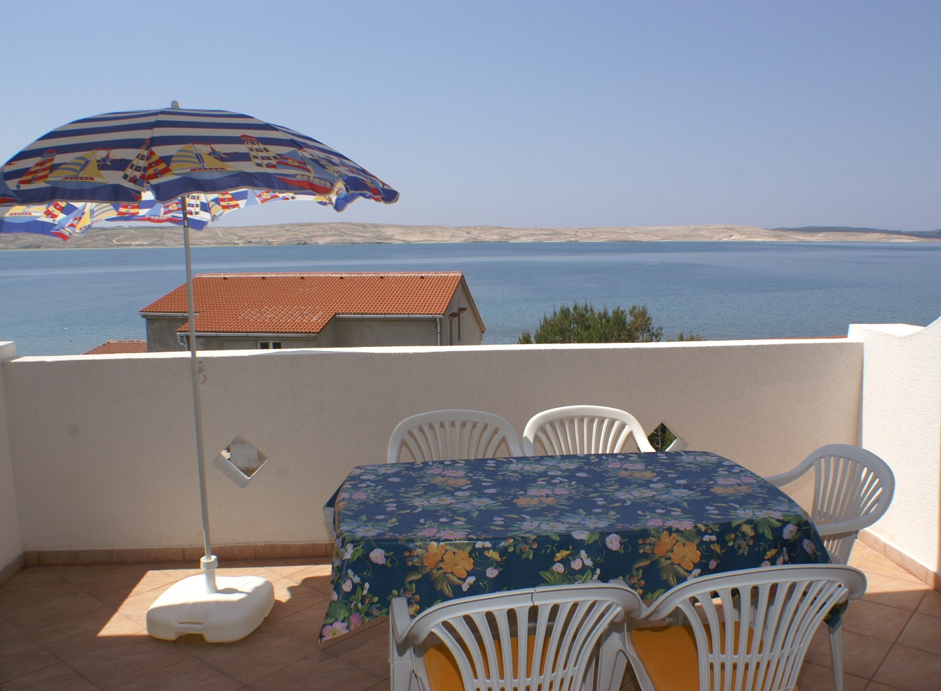 One bedroom apartment near beach Kustići, Pag (A-4087-a) One bedroom apartment near beach Kustići, Pag (A-4087-a)