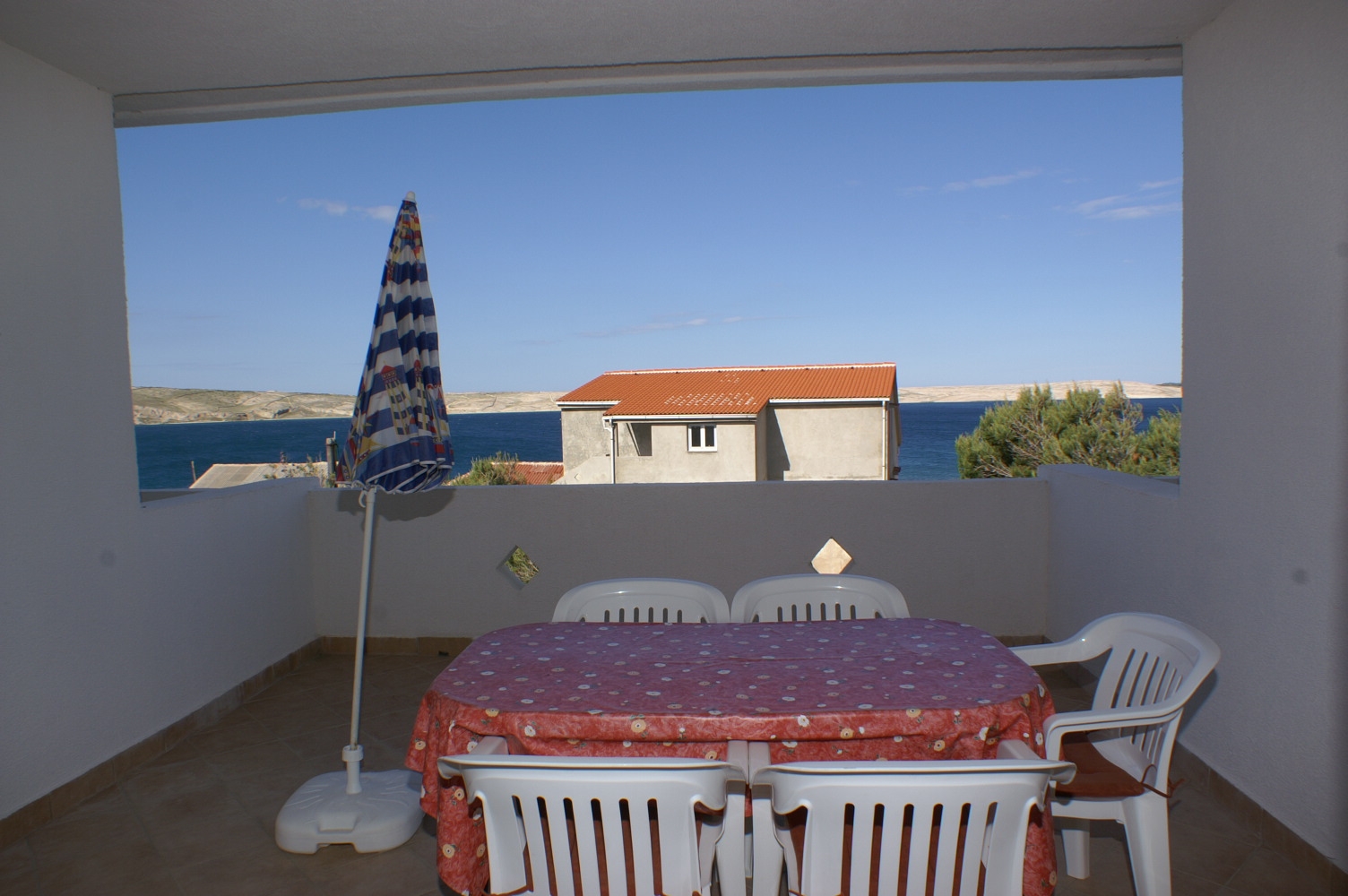 One bedroom apartment near beach Kustići, Pag (A-4087-c) One bedroom apartment near beach Kustići, Pag (A-4087-c)