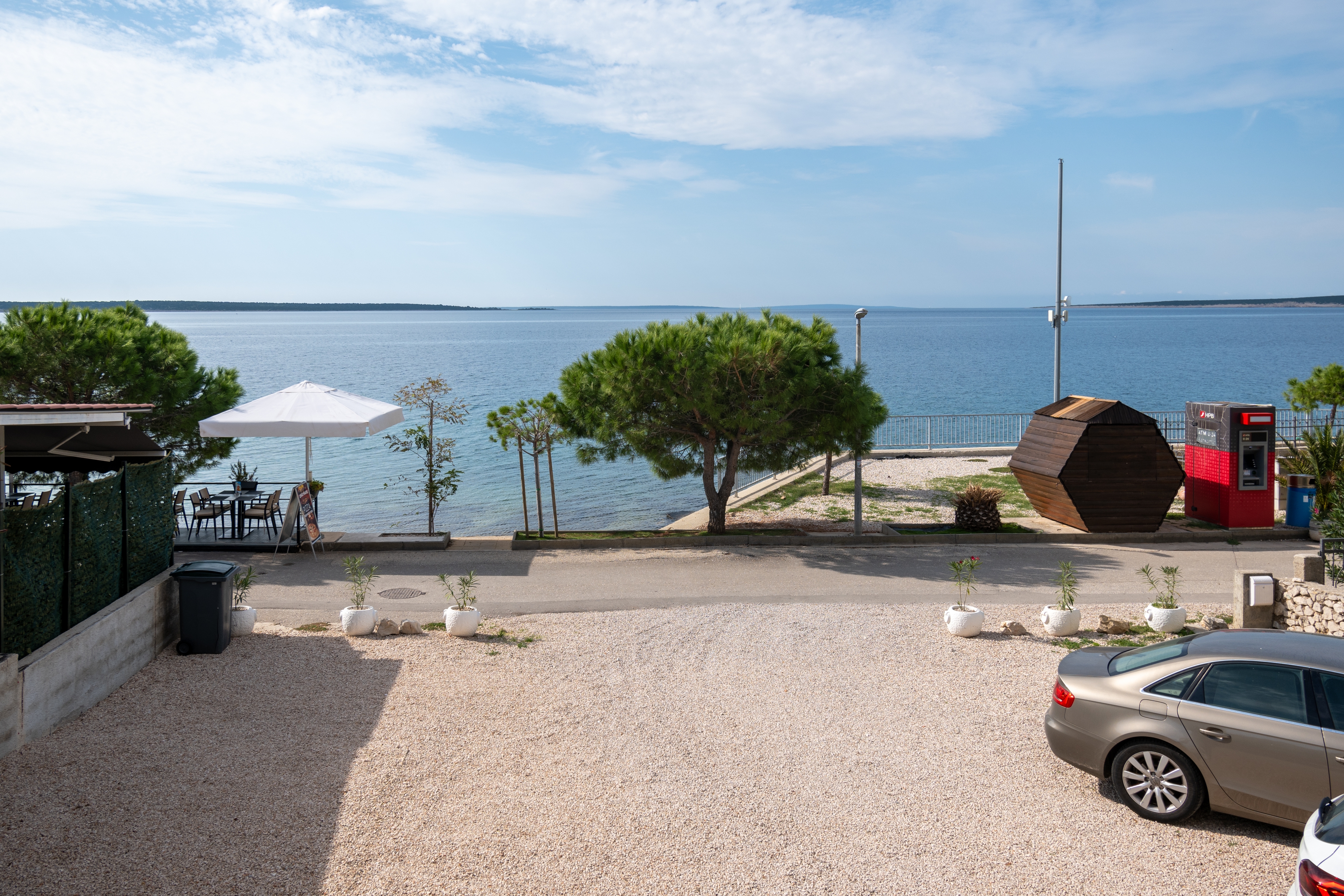 One bedroom apartment near beach Mandre, Pag  A-b