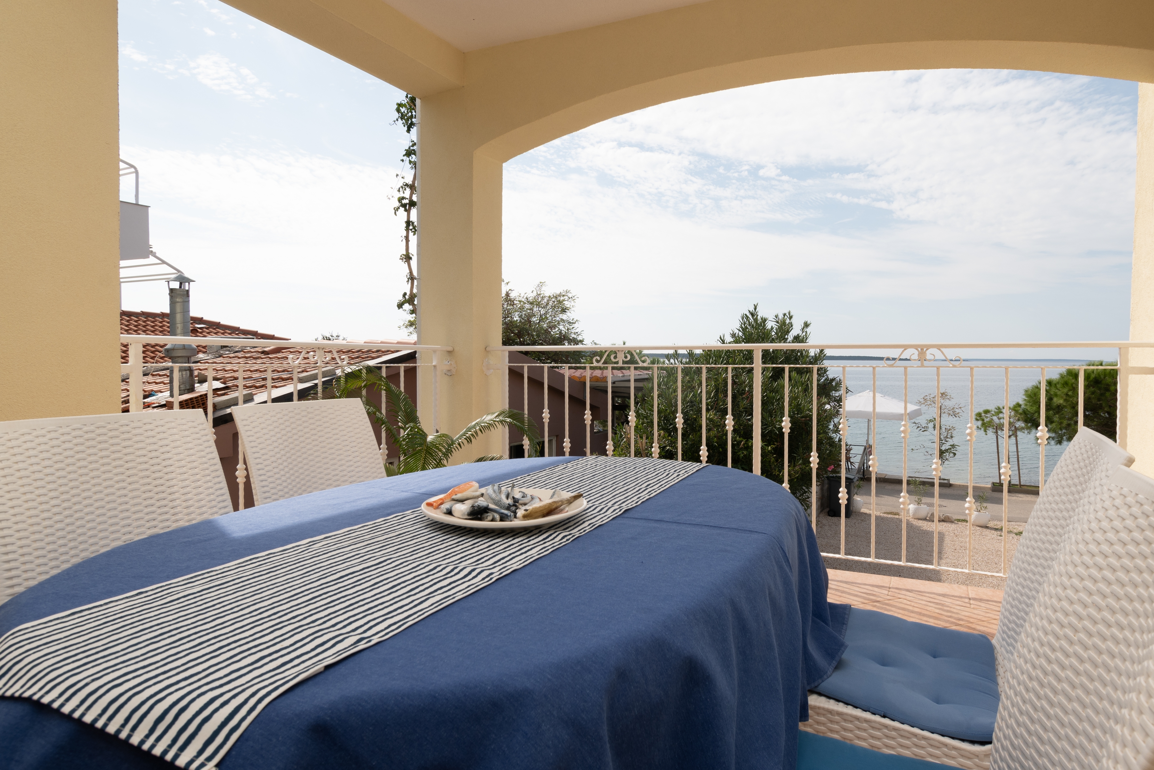 One bedroom apartment near beach Mandre, Pag  A-c