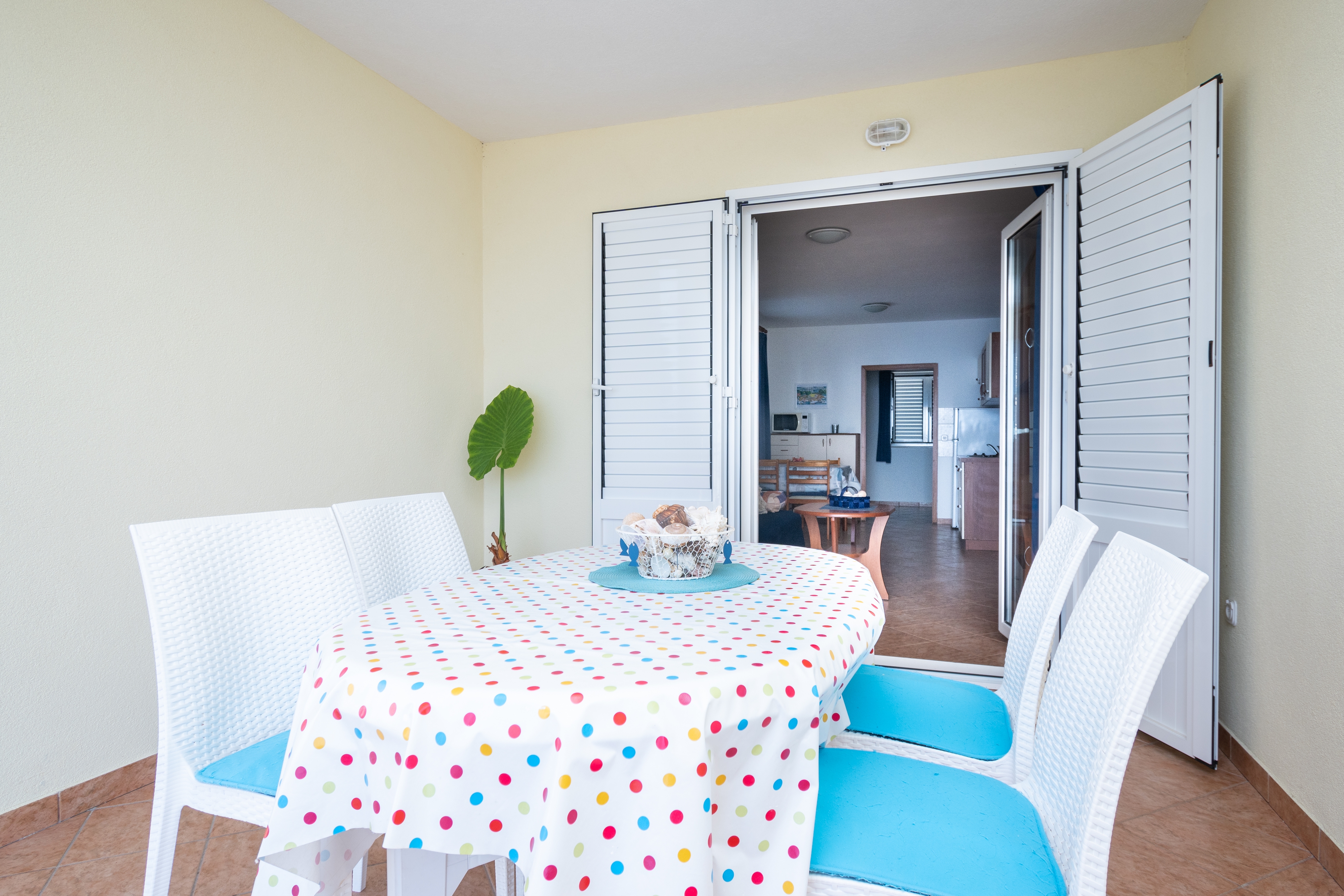 One bedroom apartment near beach Mandre, Pag  A-d