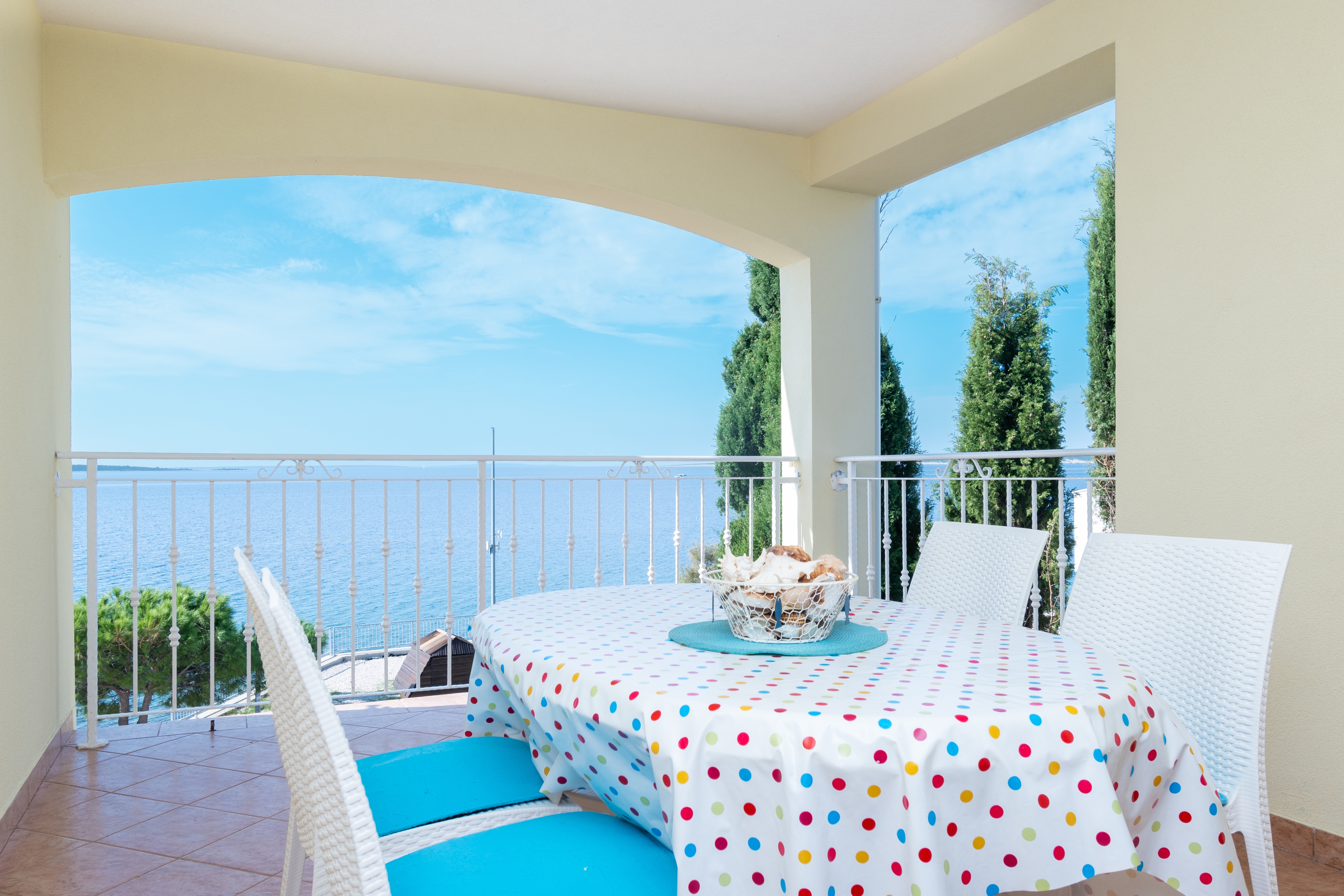 One bedroom apartment near beach Mandre, Pag  A-d