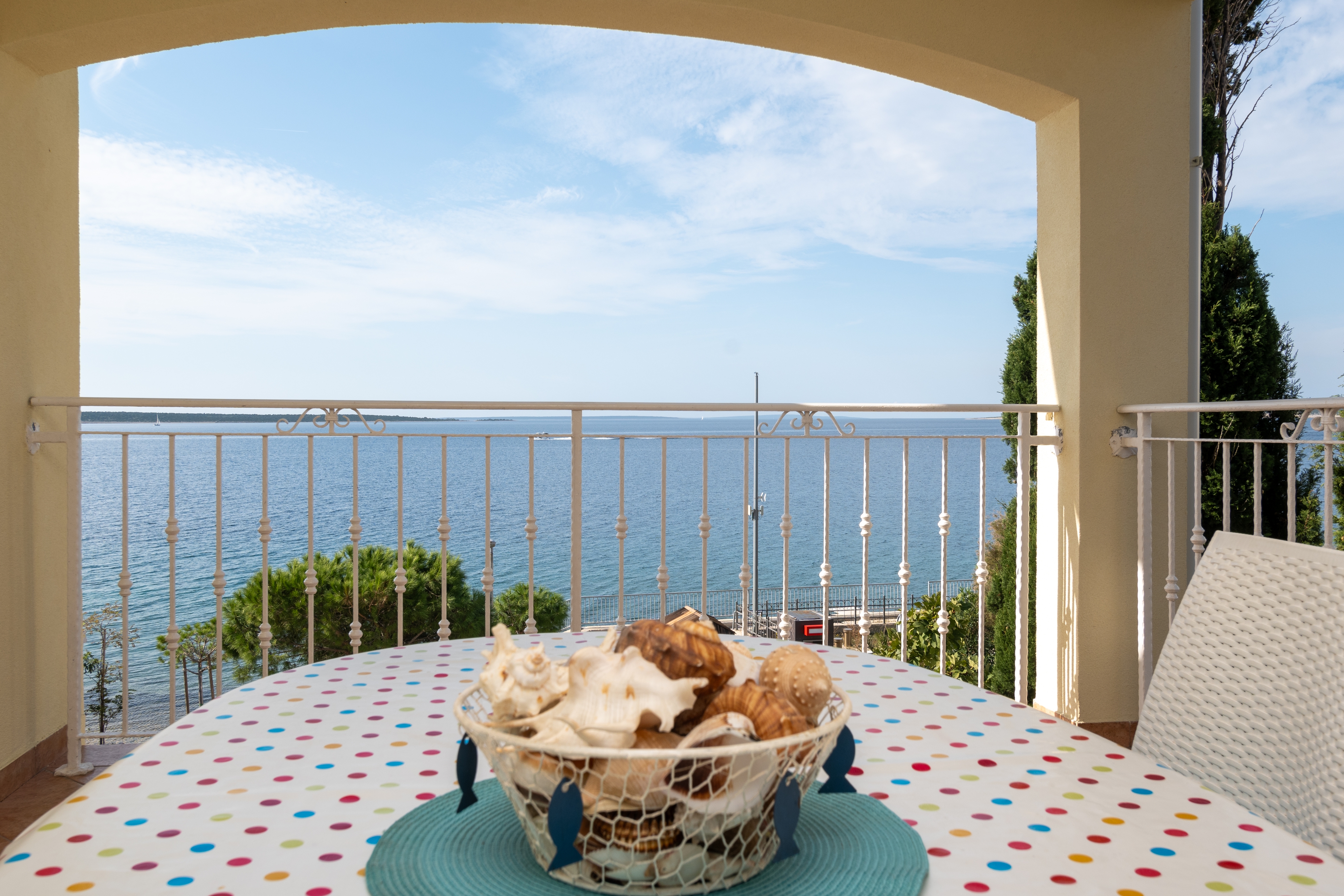 One bedroom apartment near beach Mandre, Pag  A-d