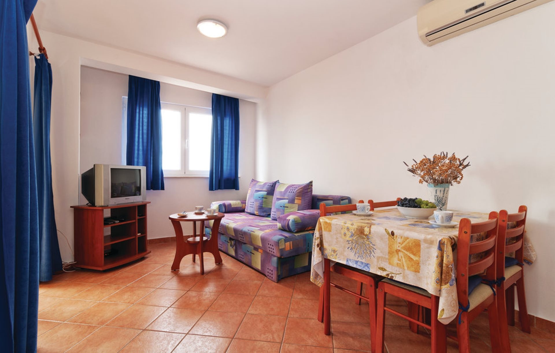 One bedroom apartment near beach Mandre, Pag (A-4092-e)