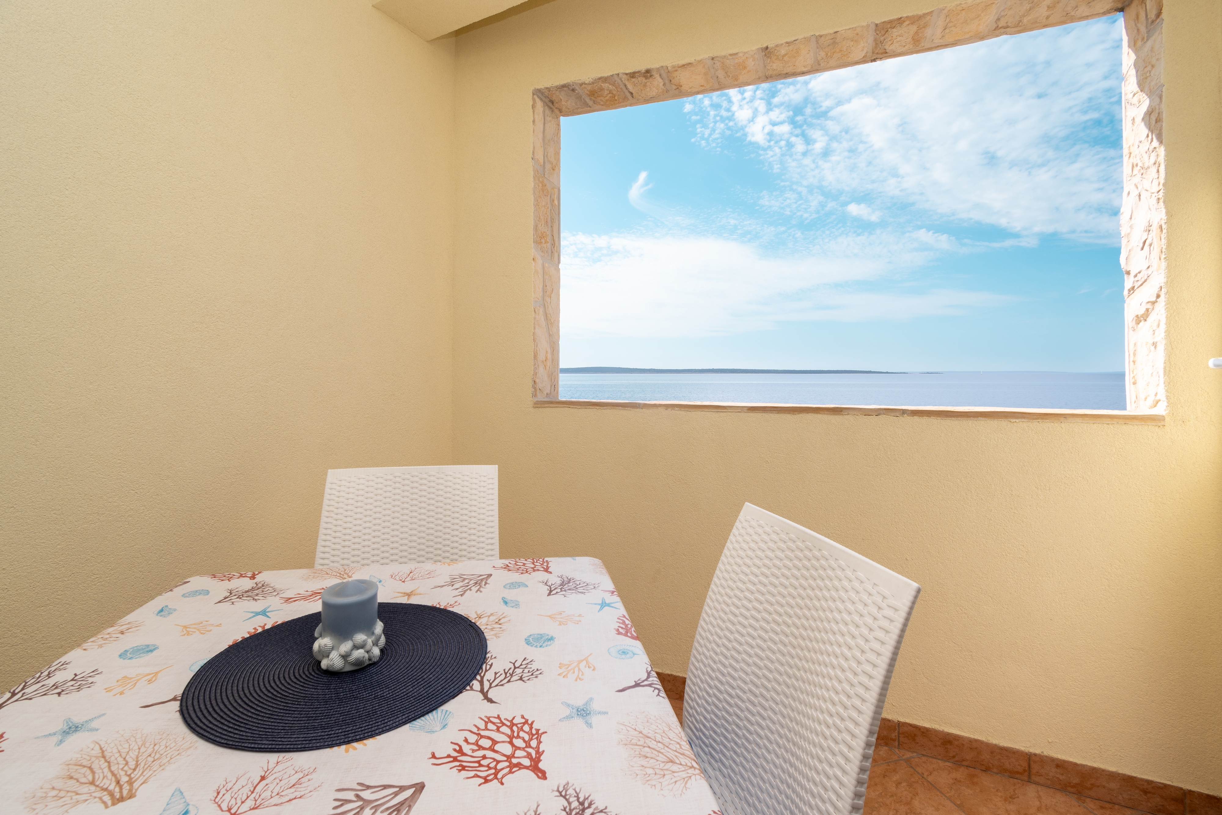 One bedroom apartment near beach Mandre, Pag  A-e