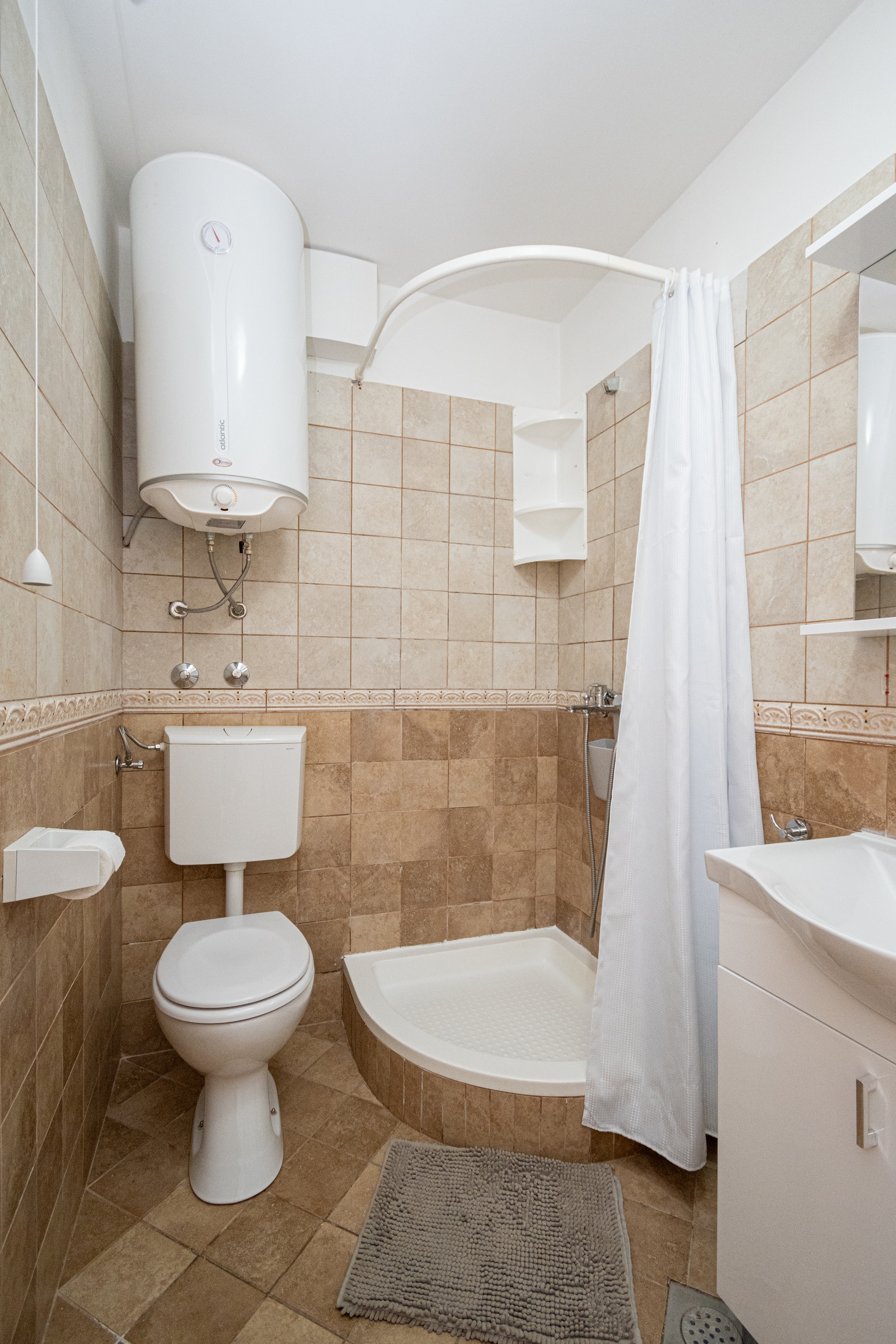 One bedroom apartment near beach Mandre, Pag  A-g