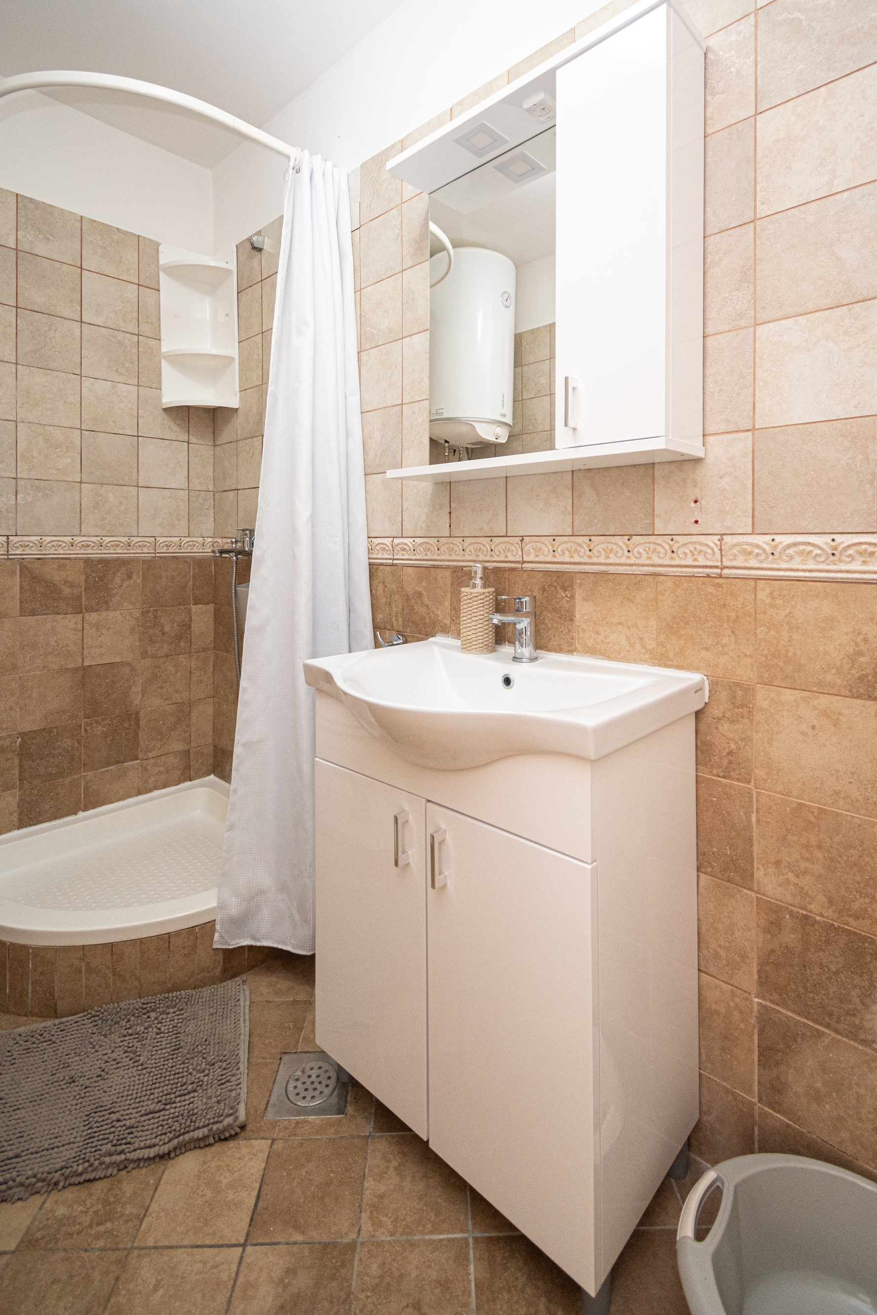 One bedroom apartment near beach Mandre, Pag  A-g