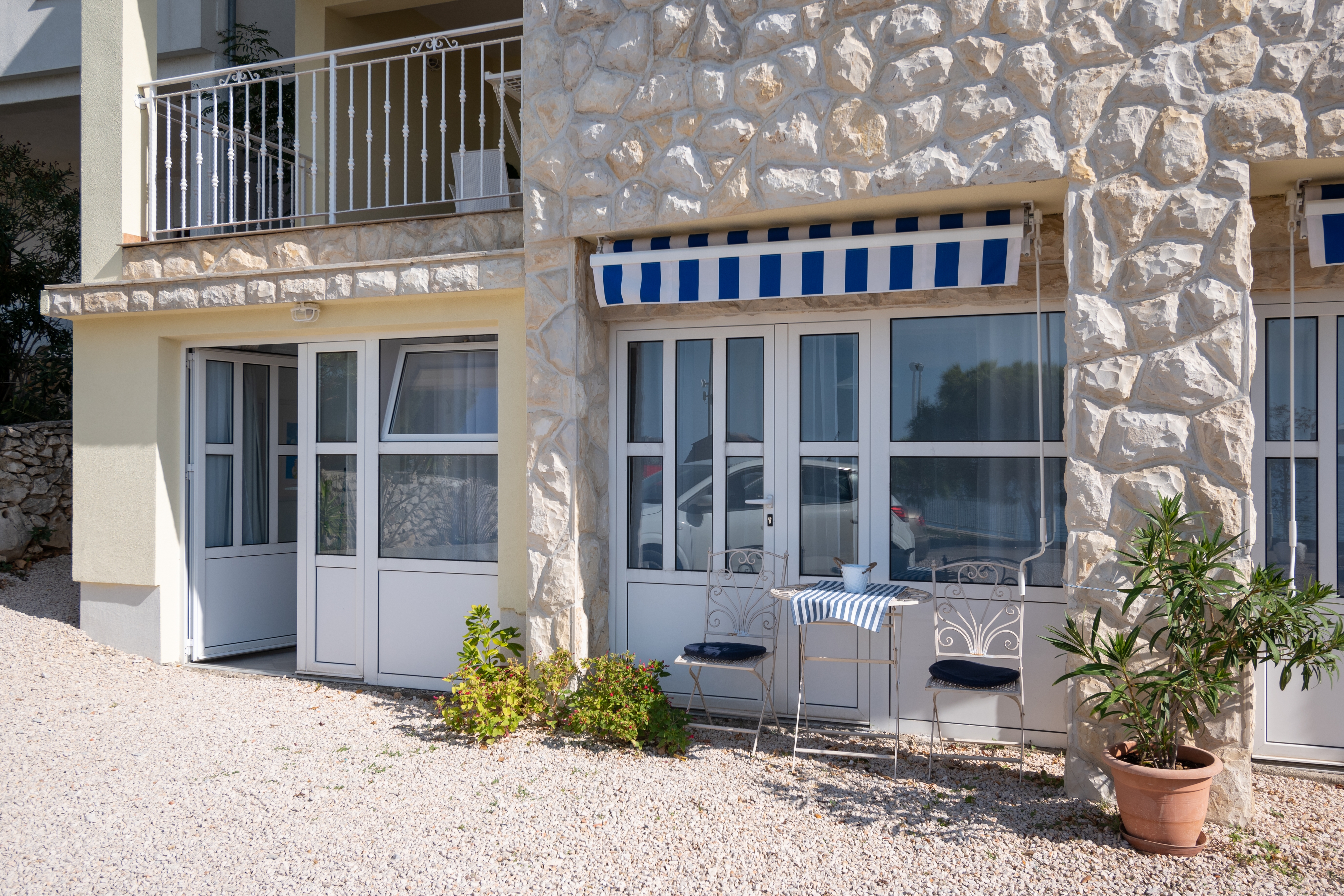 One bedroom apartment near beach Mandre, Pag  A-g