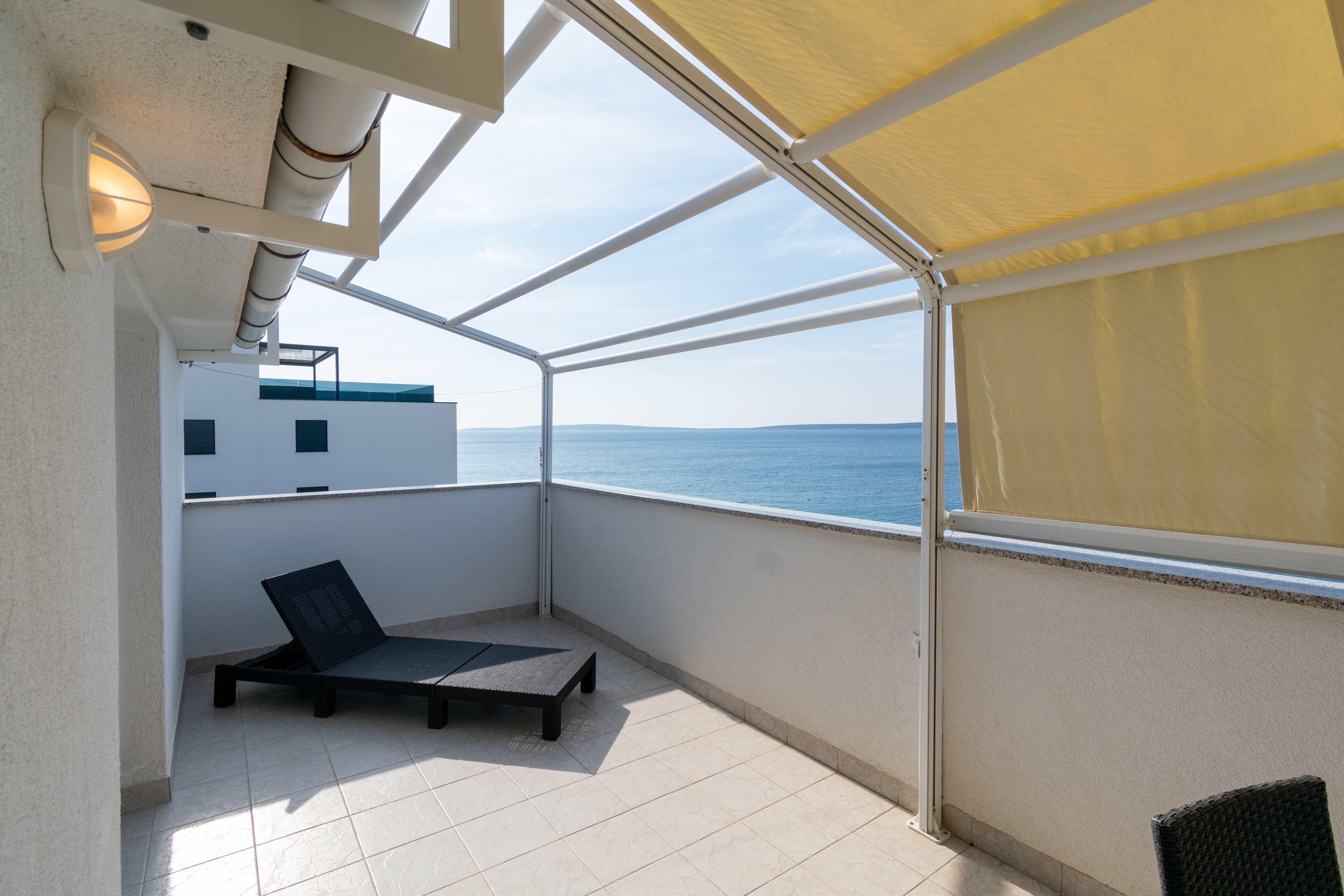 One bedroom apartment near beach Mandre, Pag  A-b