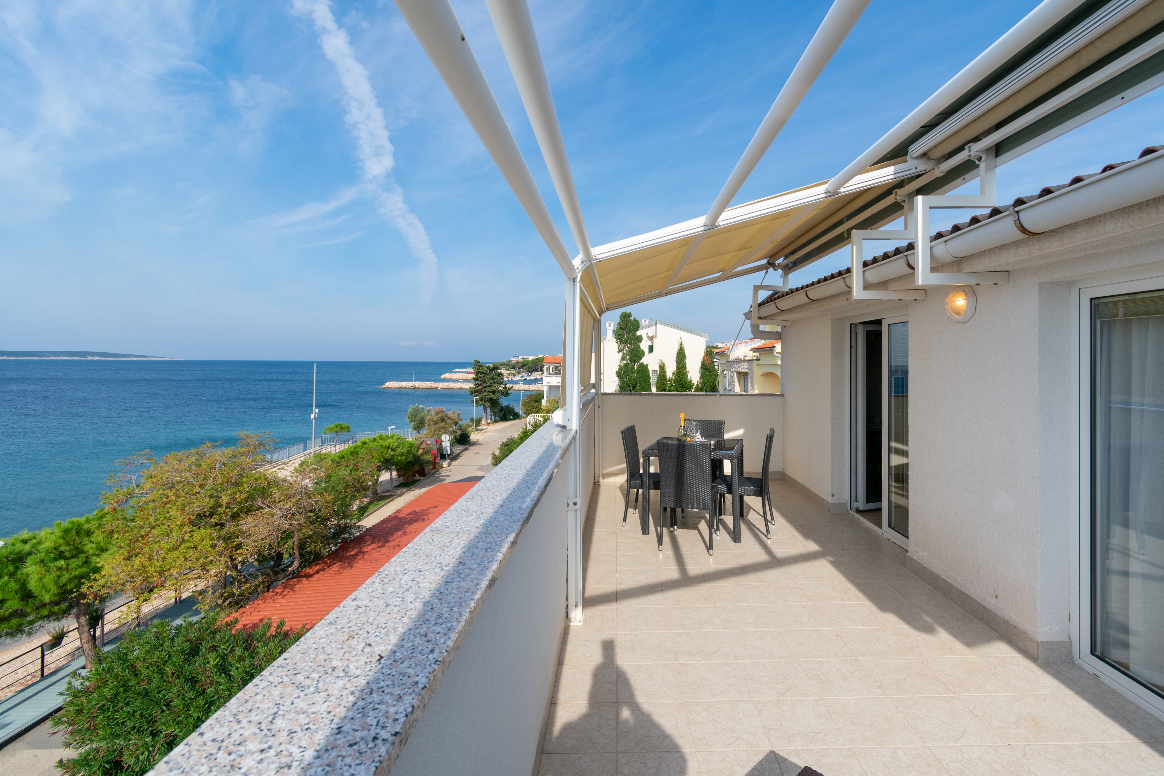 One bedroom apartment near beach Mandre, Pag  A-b