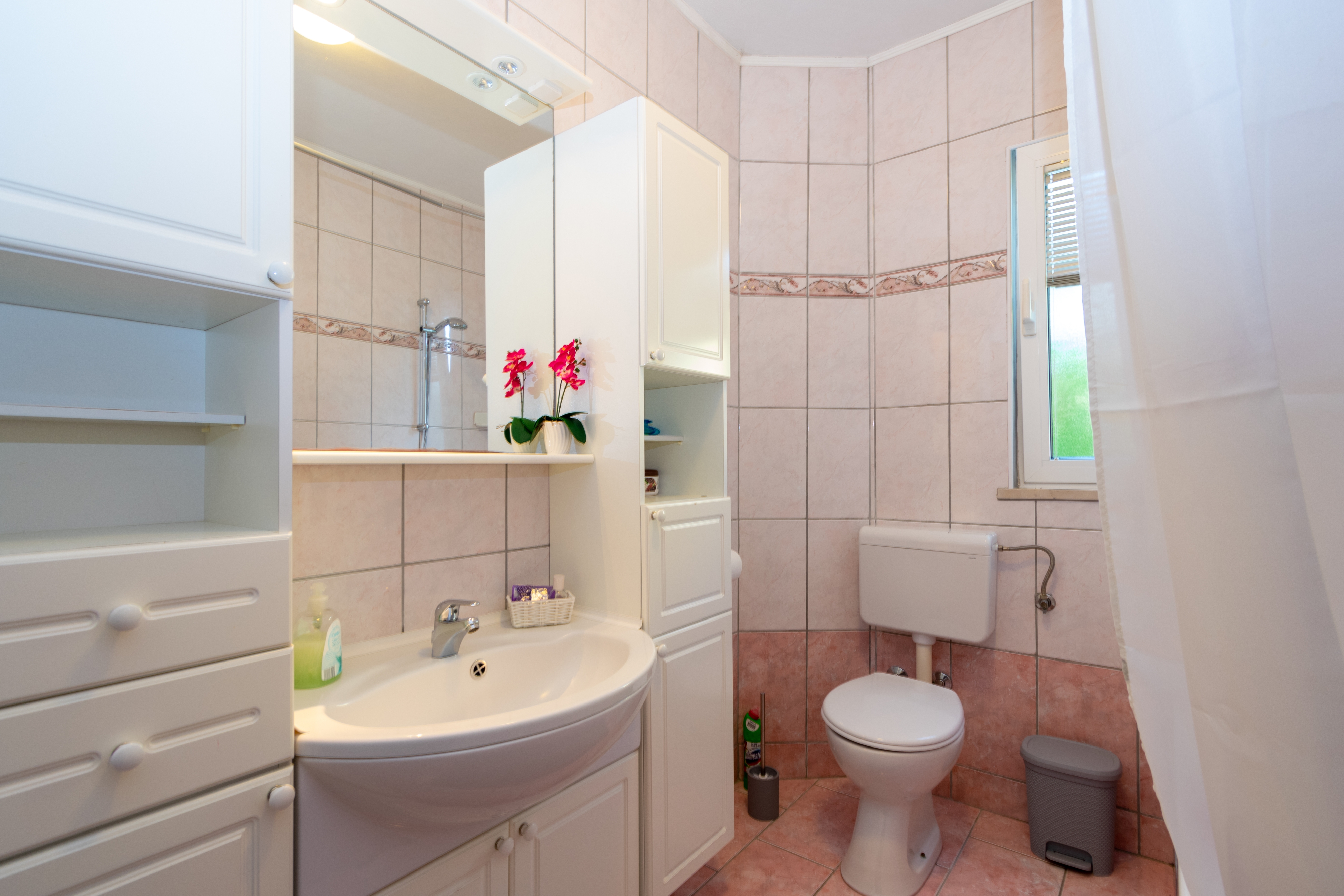 Two bedroom apartment near beach Mandre, Pag  A-d