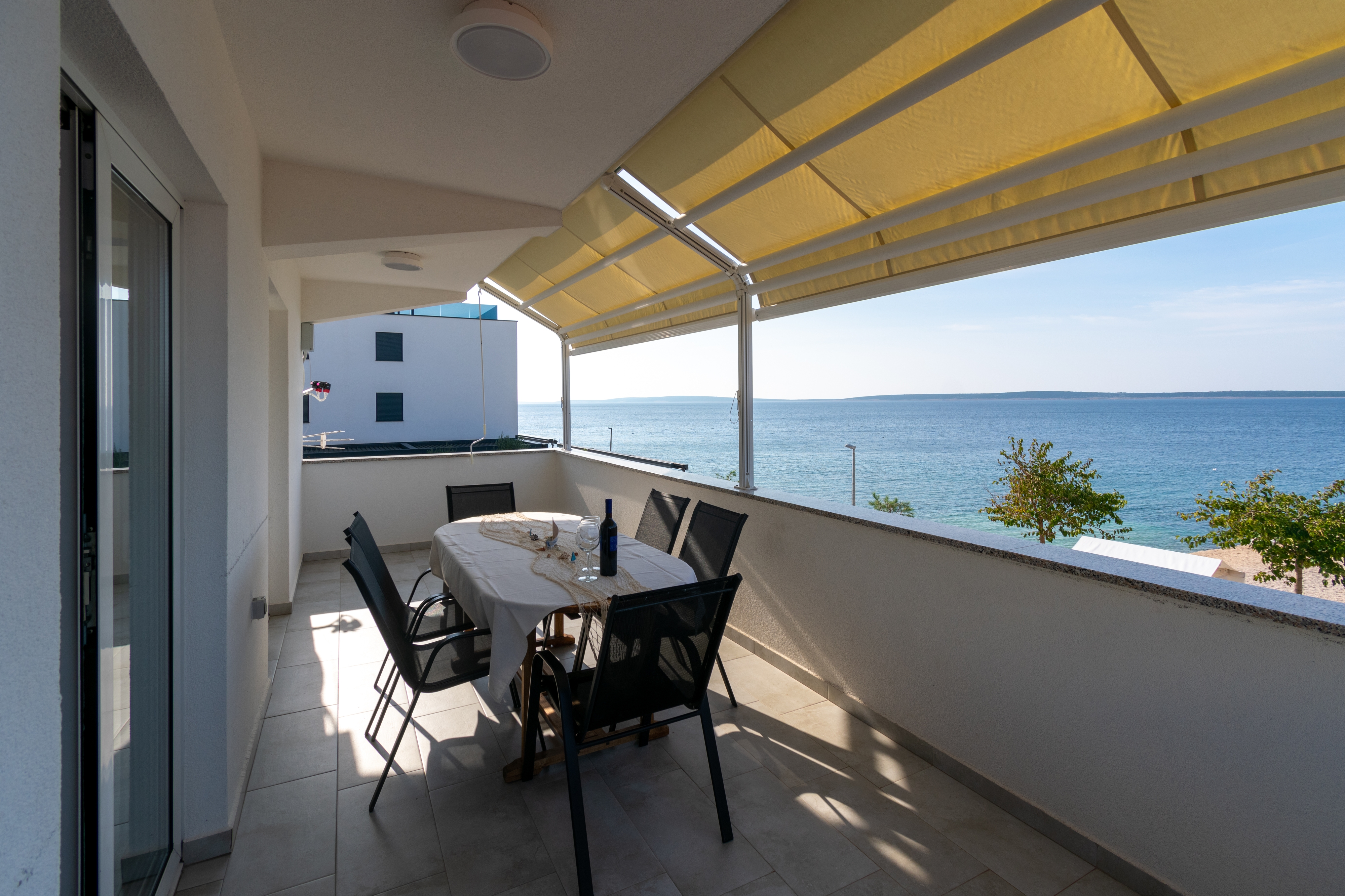 Two bedroom apartment near beach Mandre, Pag  A-d