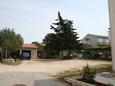 Parking lot Novalja, Pag, Parking lot 4094 - Apartments with rocky beach.