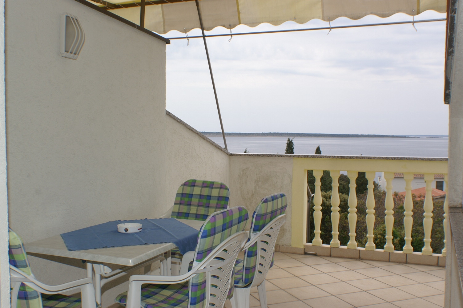 One bedroom apartment with terrace and sea view Mandre, Pag (A-4098-b)