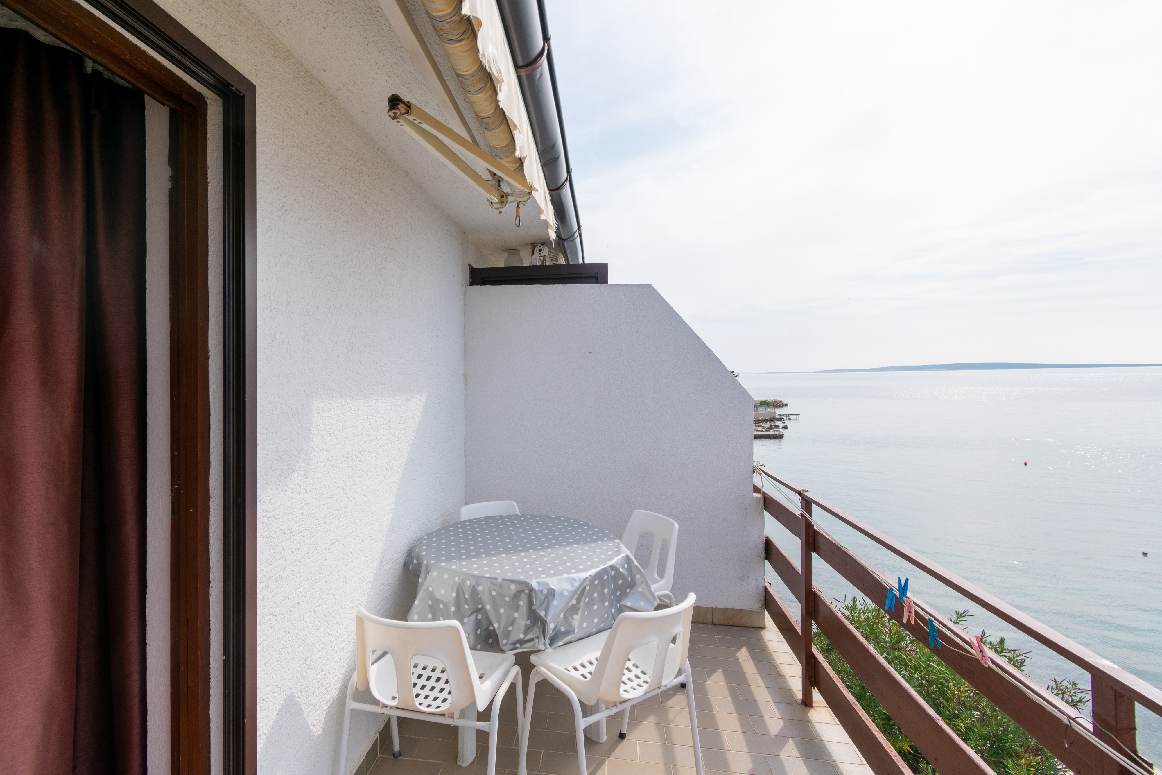 One bedroom apartment near beach Mandre, Pag  A-a