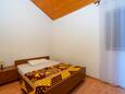 Mandre, Bedroom in the apartment, (pet friendly) and WiFi.