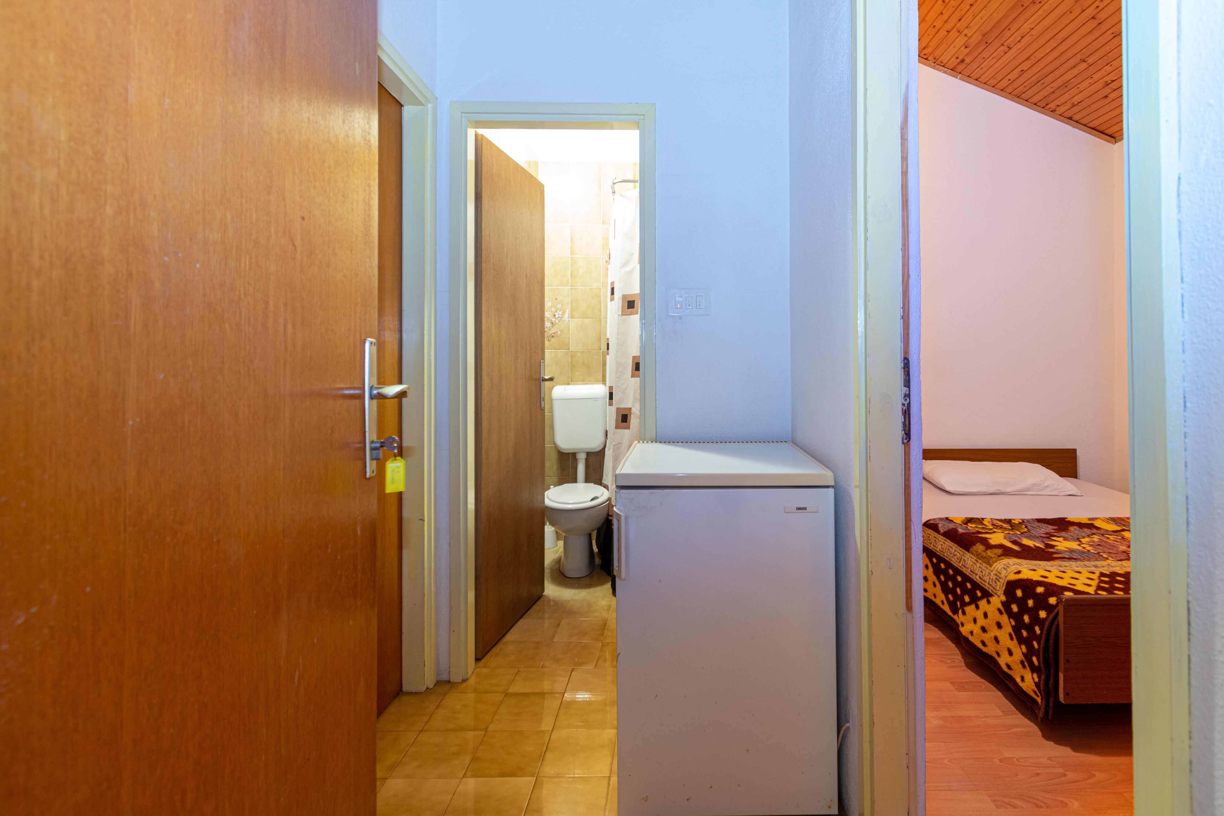 One bedroom apartment near beach Mandre, Pag  A-a
