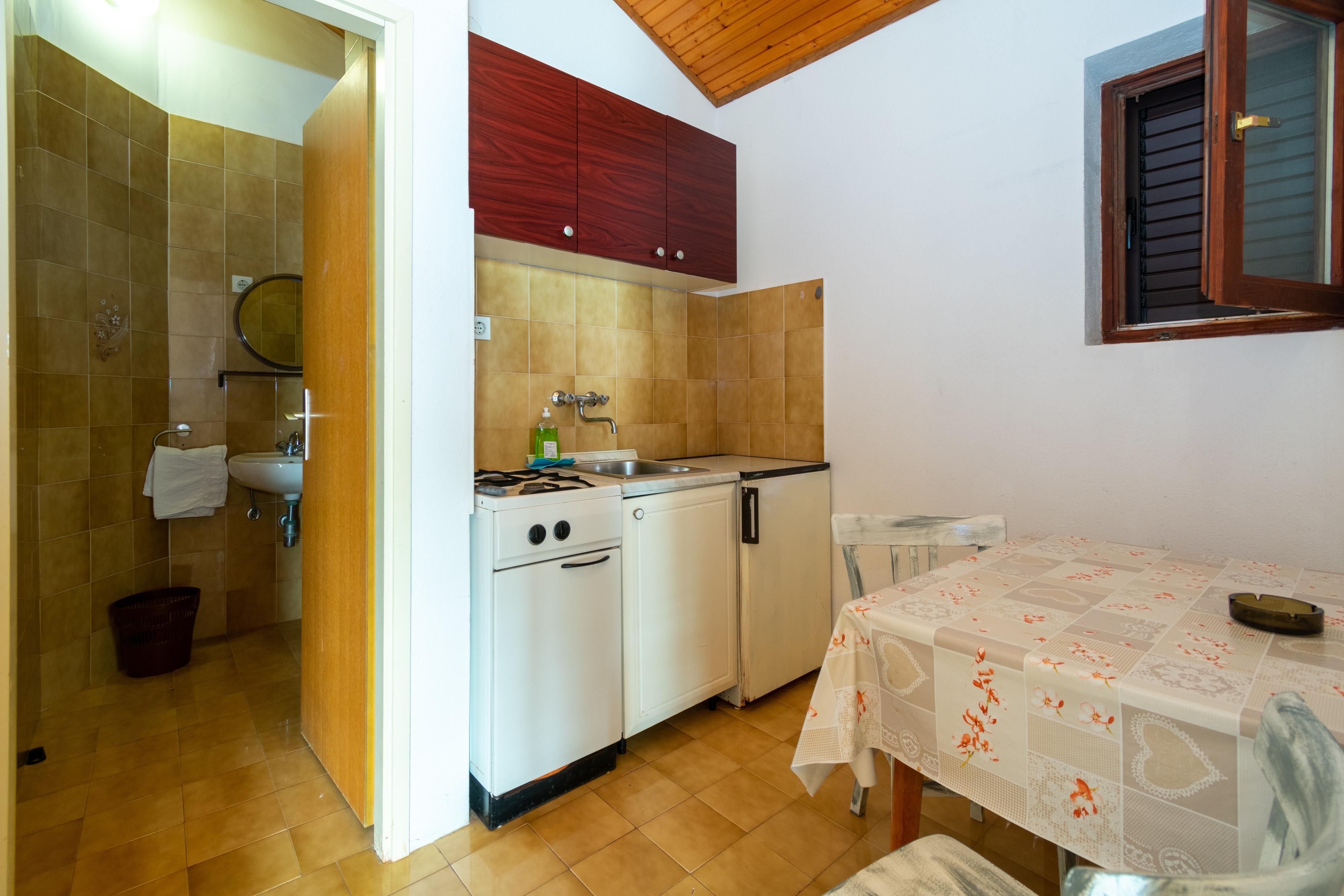 Studio flat near beach Mandre, Pag (AS-4101-a) Studio flat near beach Mandre, Pag (AS-4101-a)