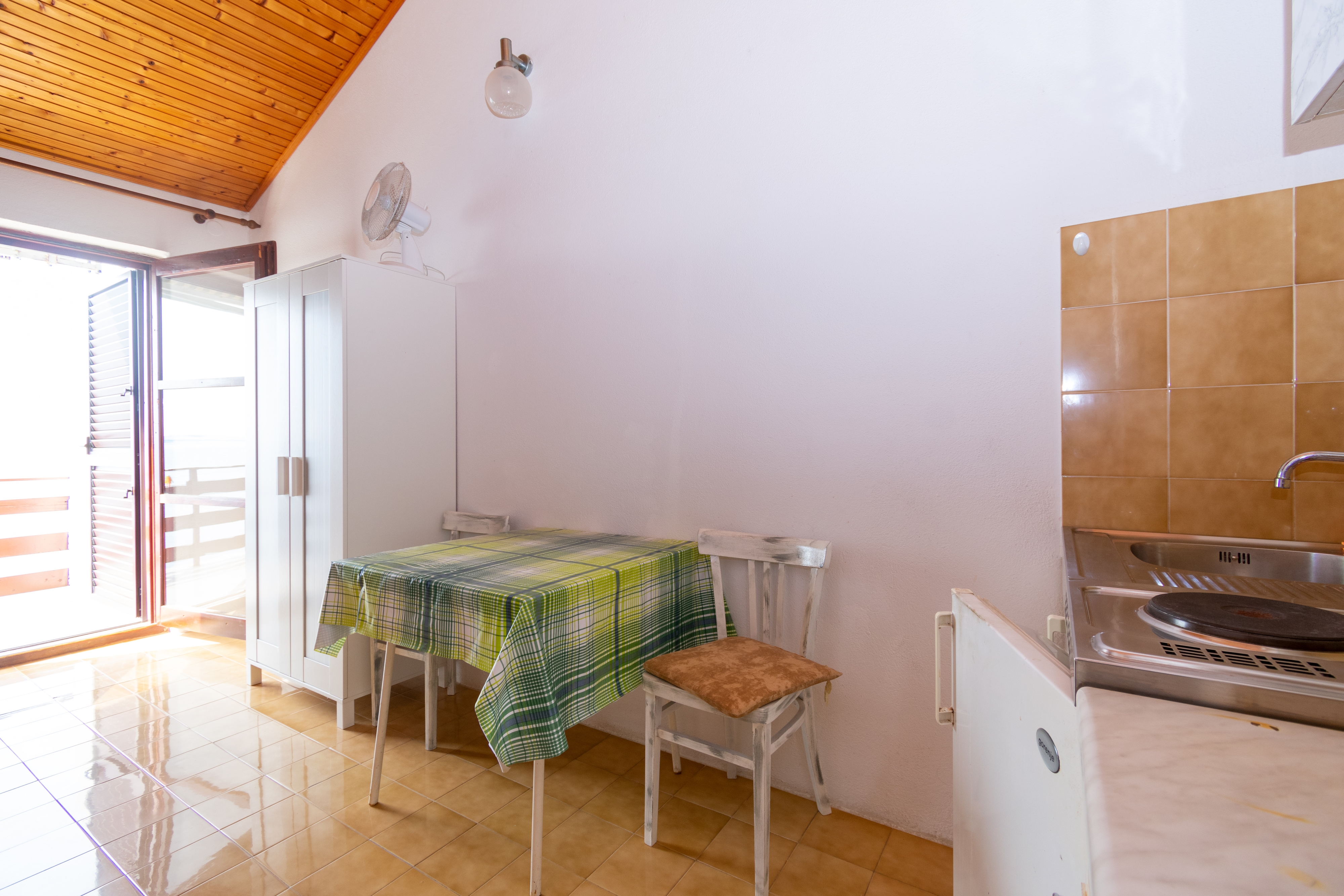 Studio flat near beach Mandre, Pag (AS-4101-b)