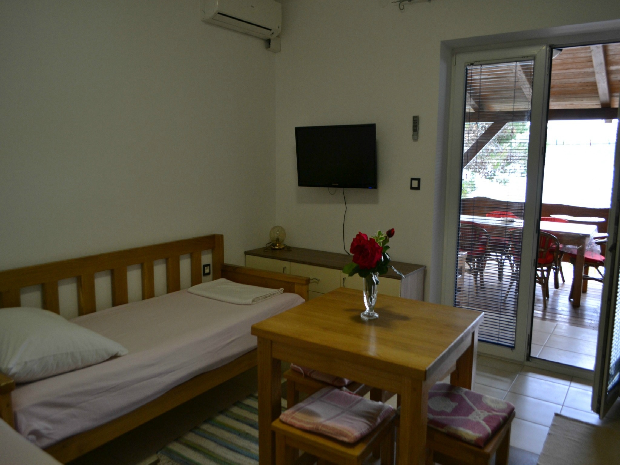 One bedroom apartment near beach Stara Novalja, Pag (A-4106-c)