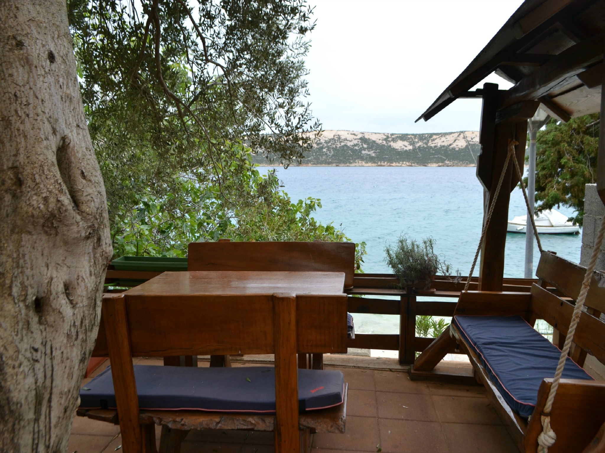 Jednosobni apartman uz plažu Stara Novalja, Pag  A-b