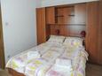 Caska, Bedroom in the apartment, air condition available and WiFi.