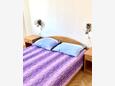 Ložnice Metajna, Ložnice v ubytování typu apartment, domácí mazlíčci povoleni a WiFi.