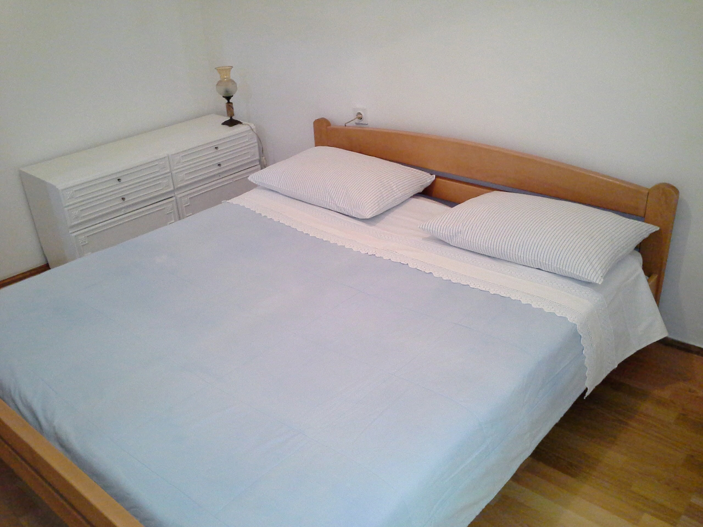 Two bedroom apartment near beach Zubovići, Pag  A-d