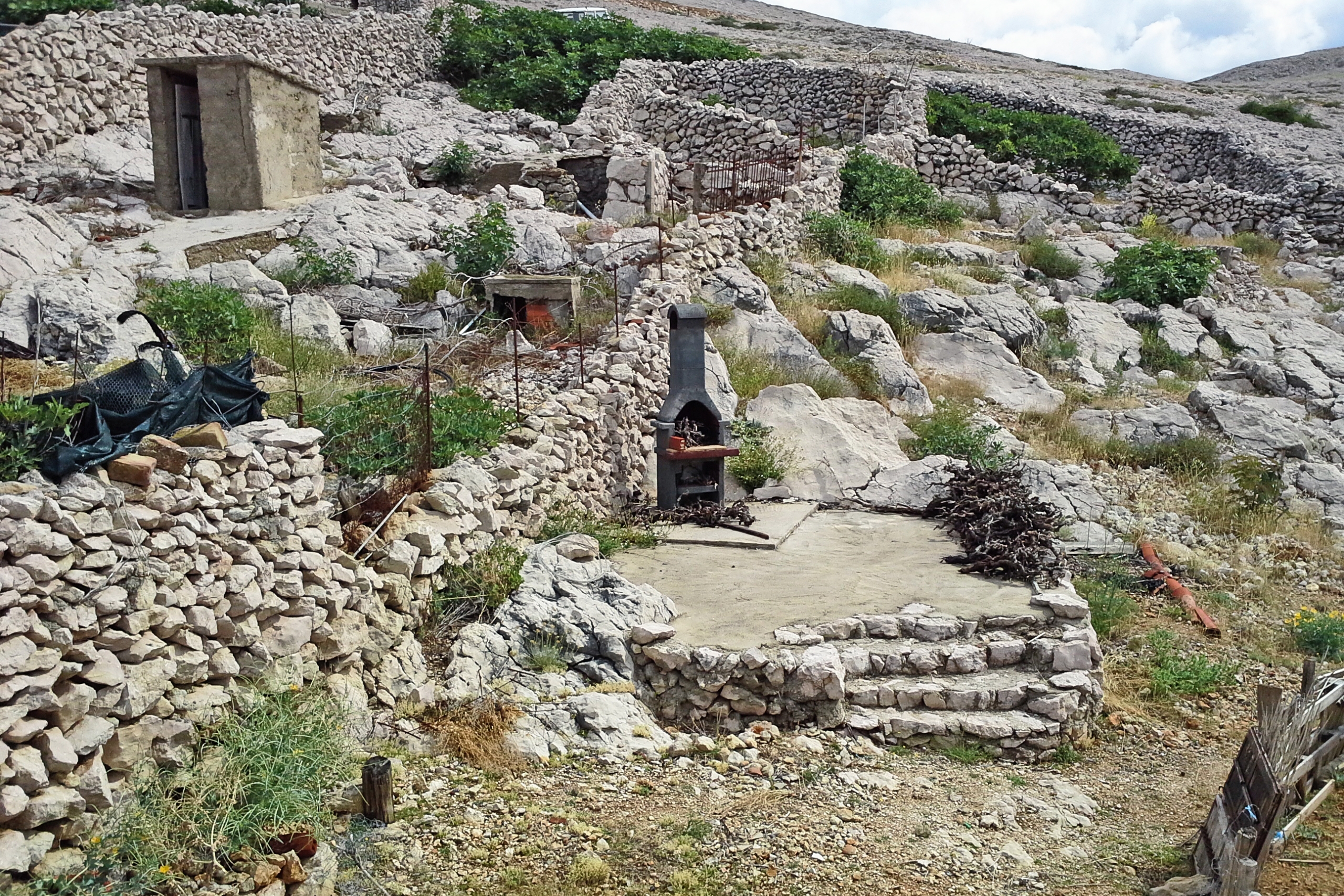 Two bedroom apartment near beach Zubovići, Pag  A-d