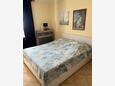 Bedroom Metajna, Bedroom in the apartment, (pet friendly) and WiFi.