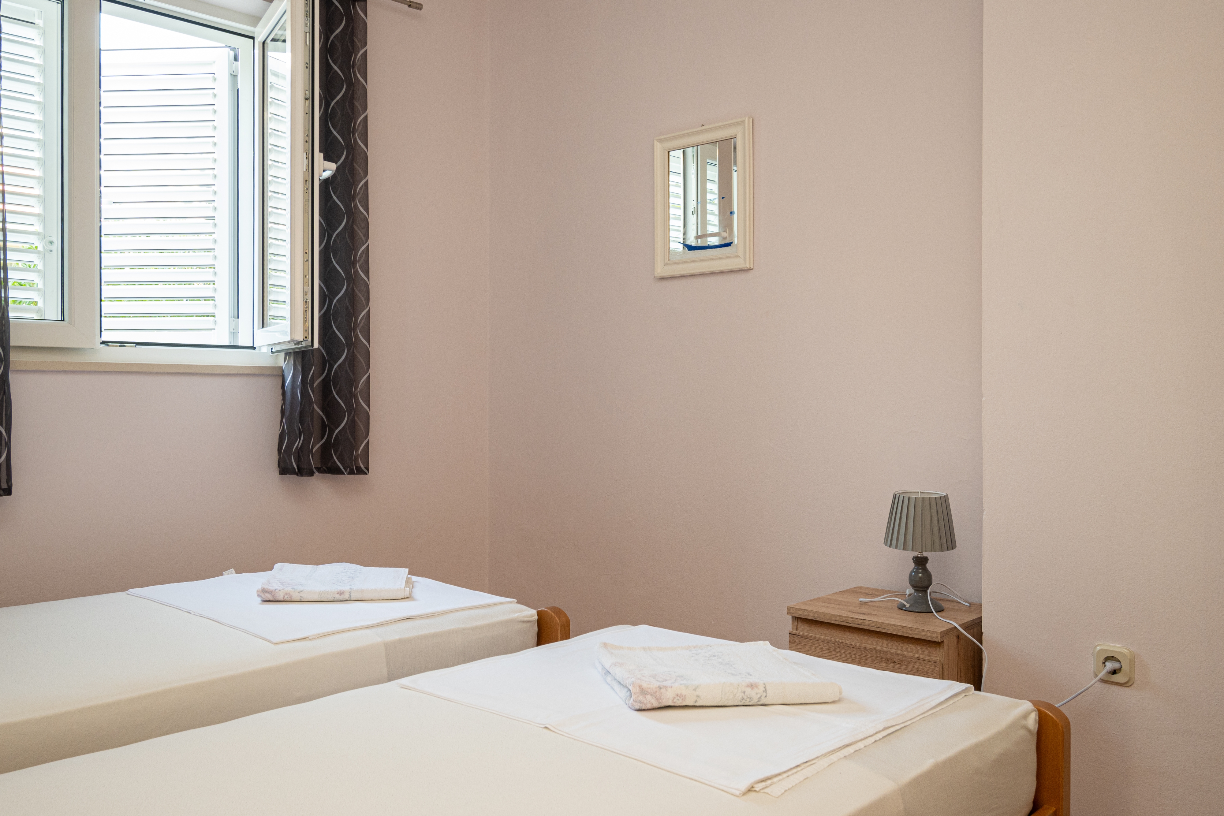 Two bedroom apartment with terrace Novalja, Pag  A-b