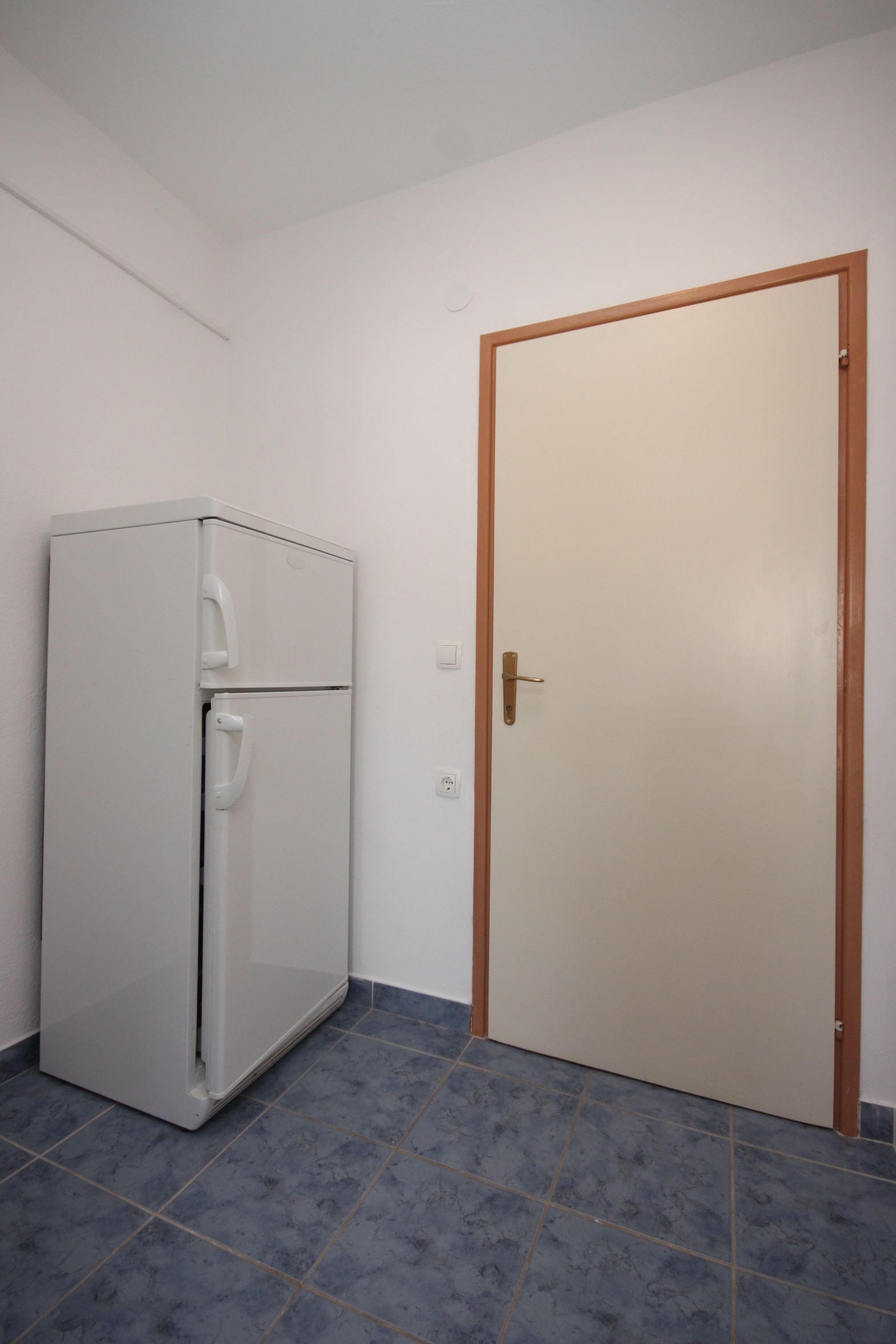 Two bedroom apartment near beach Kustići, Pag  A-d