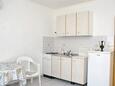 Kuchyně Kustići, Kuchyně v ubytování typu studio-apartment, domácí mazlíčci povoleni.
