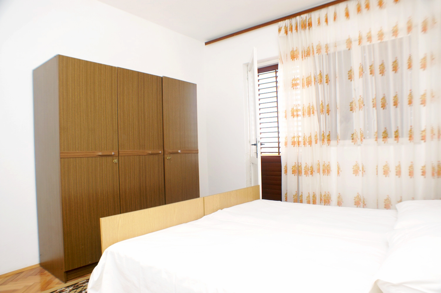 Two bedroom apartment with balcony and sea view Vlašići, Pag  A-a