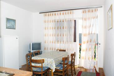 Dining room Vlašići, Dining room in the apartment.